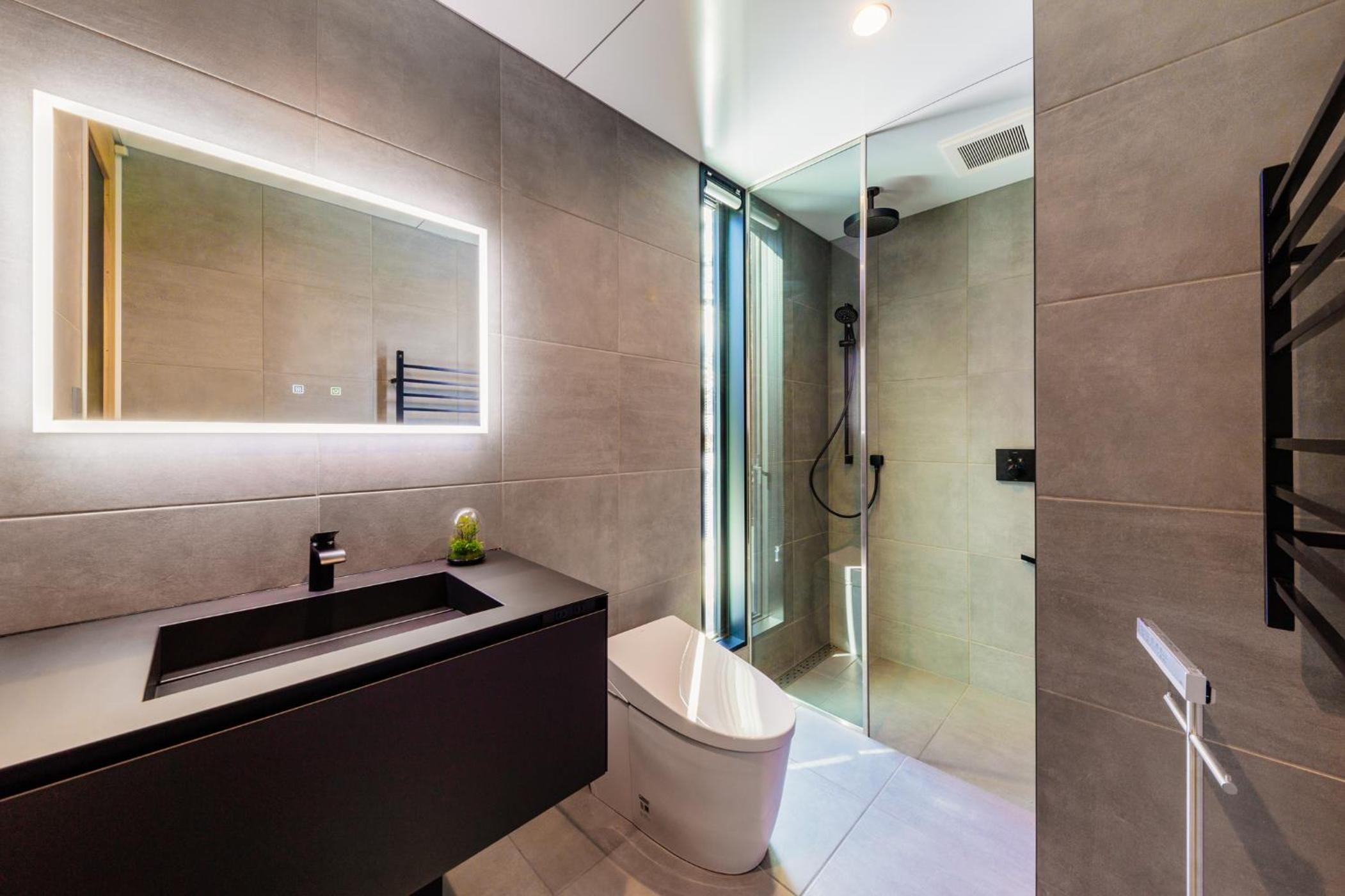 Credence Chalets by HHG