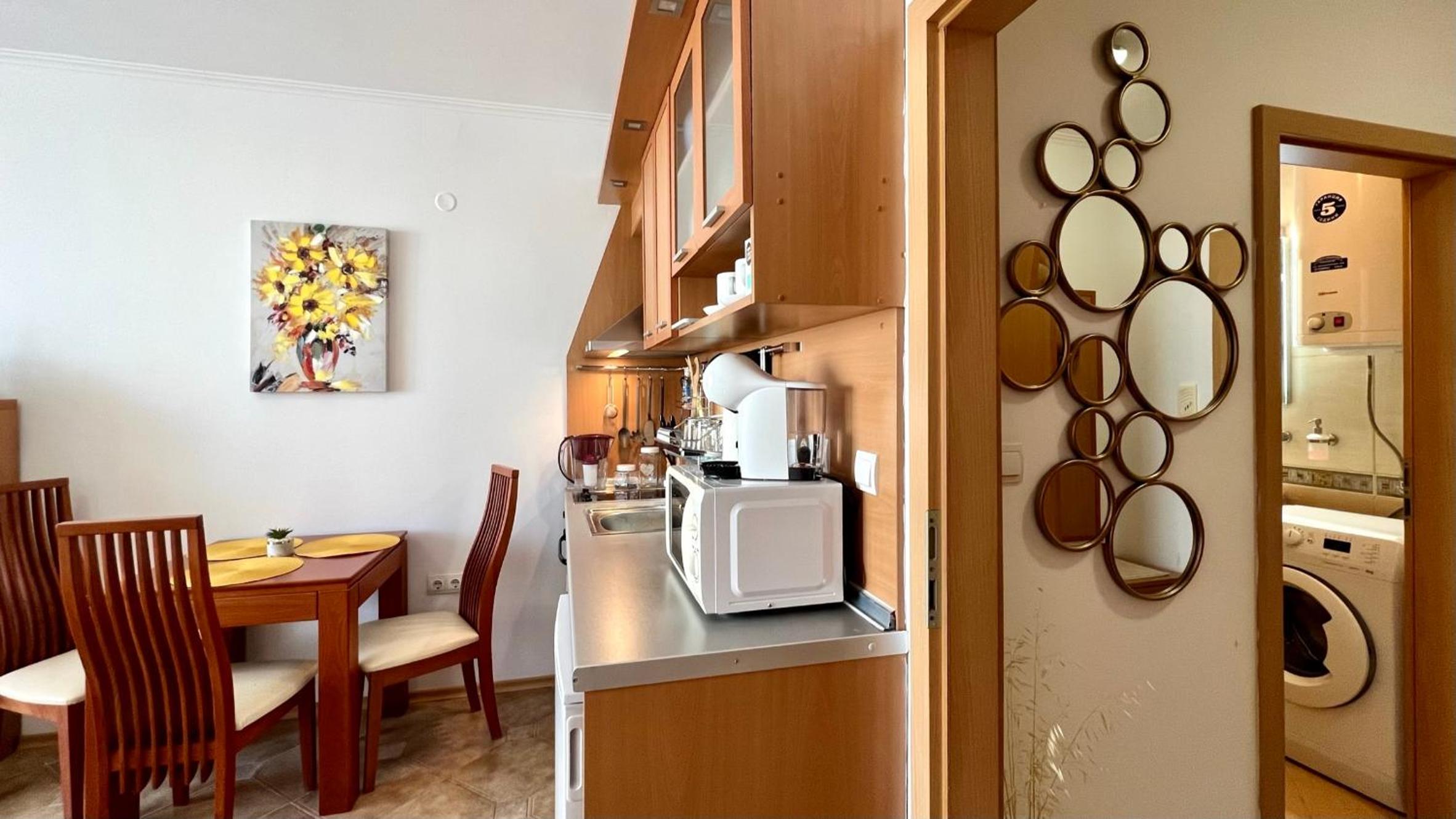 Bratanov Central Plaza apartments
