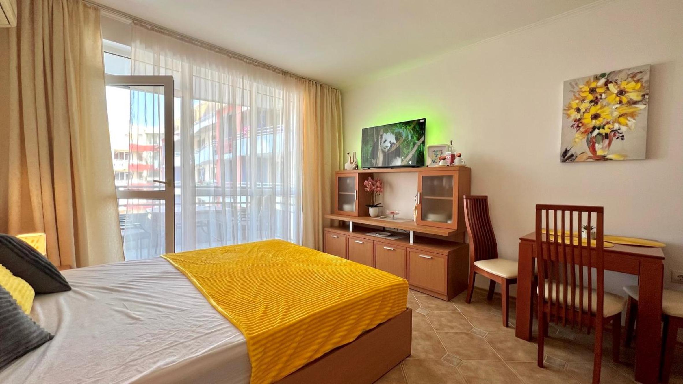 Bratanov Central Plaza apartments
