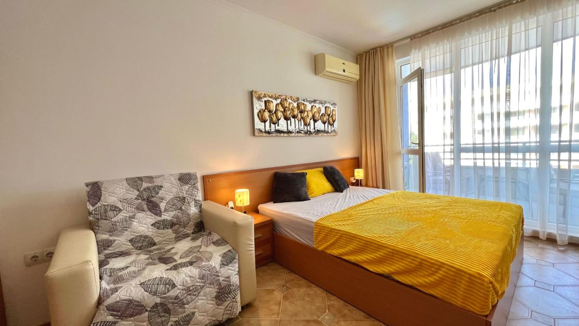 Bratanov Central Plaza apartments
