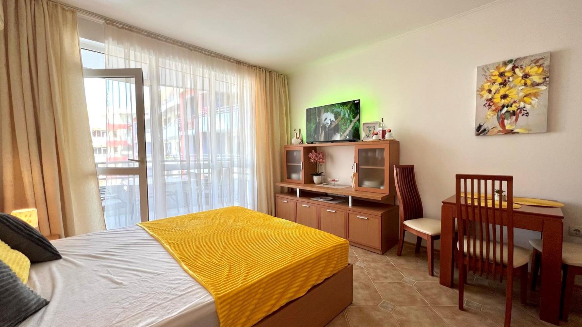 Bratanov Central Plaza apartments
