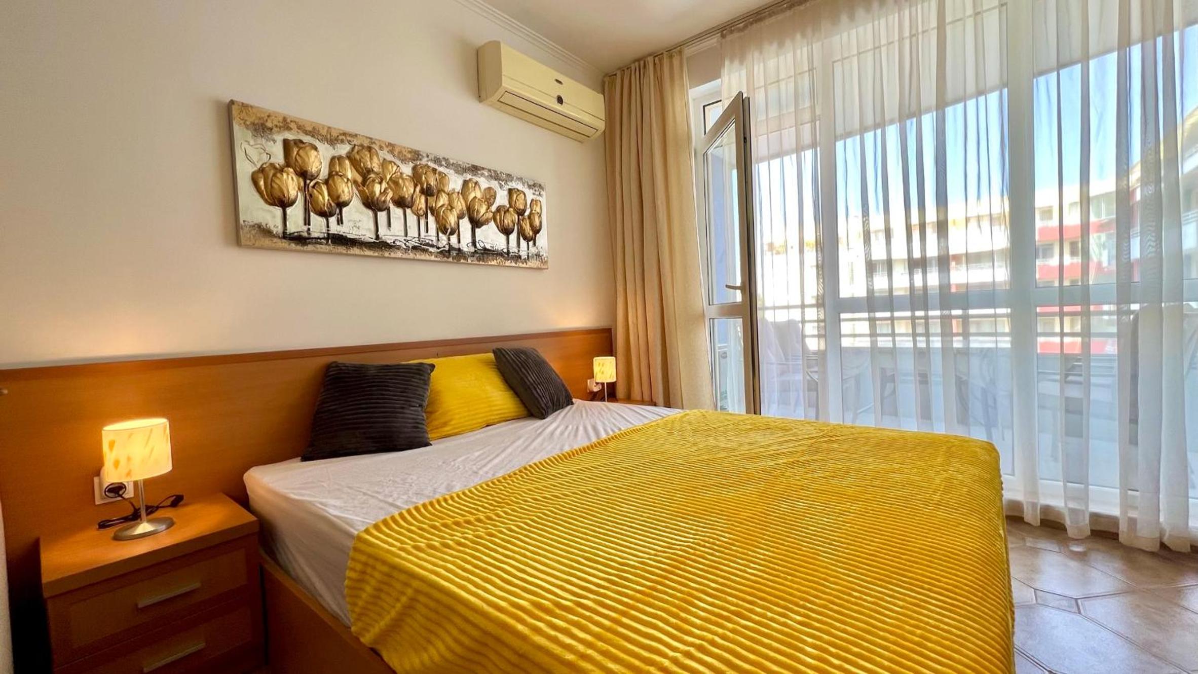 Bratanov Central Plaza apartments