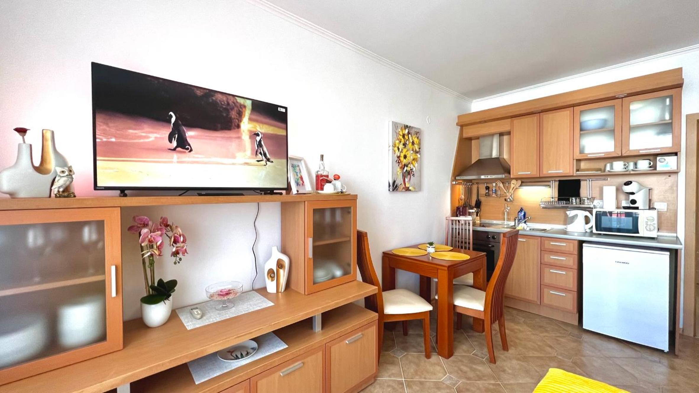 Bratanov Central Plaza apartments