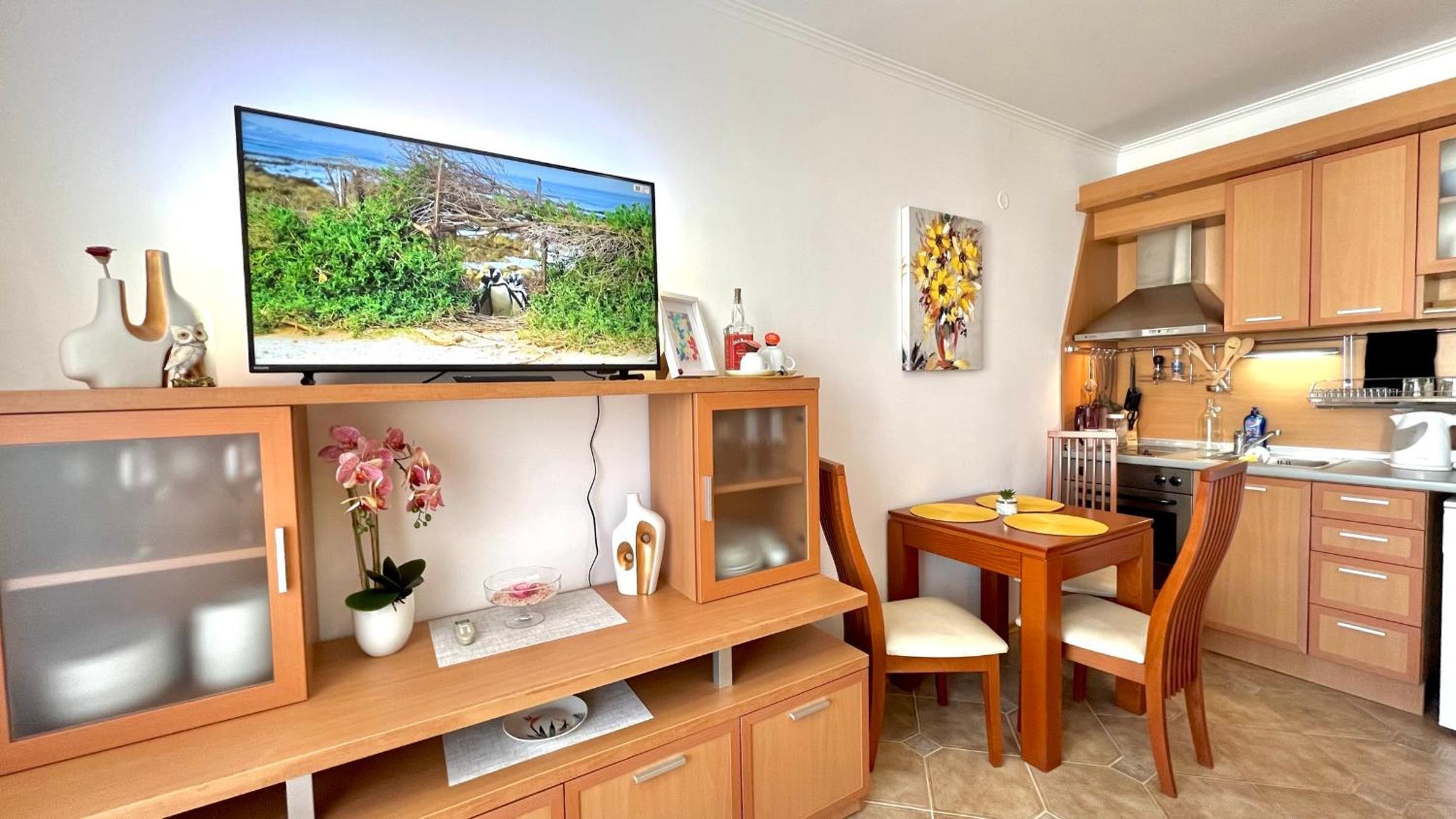 Bratanov Central Plaza apartments