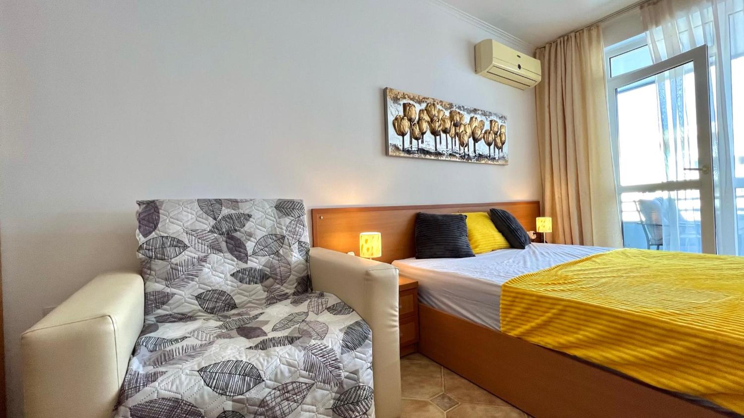 Bratanov Central Plaza apartments