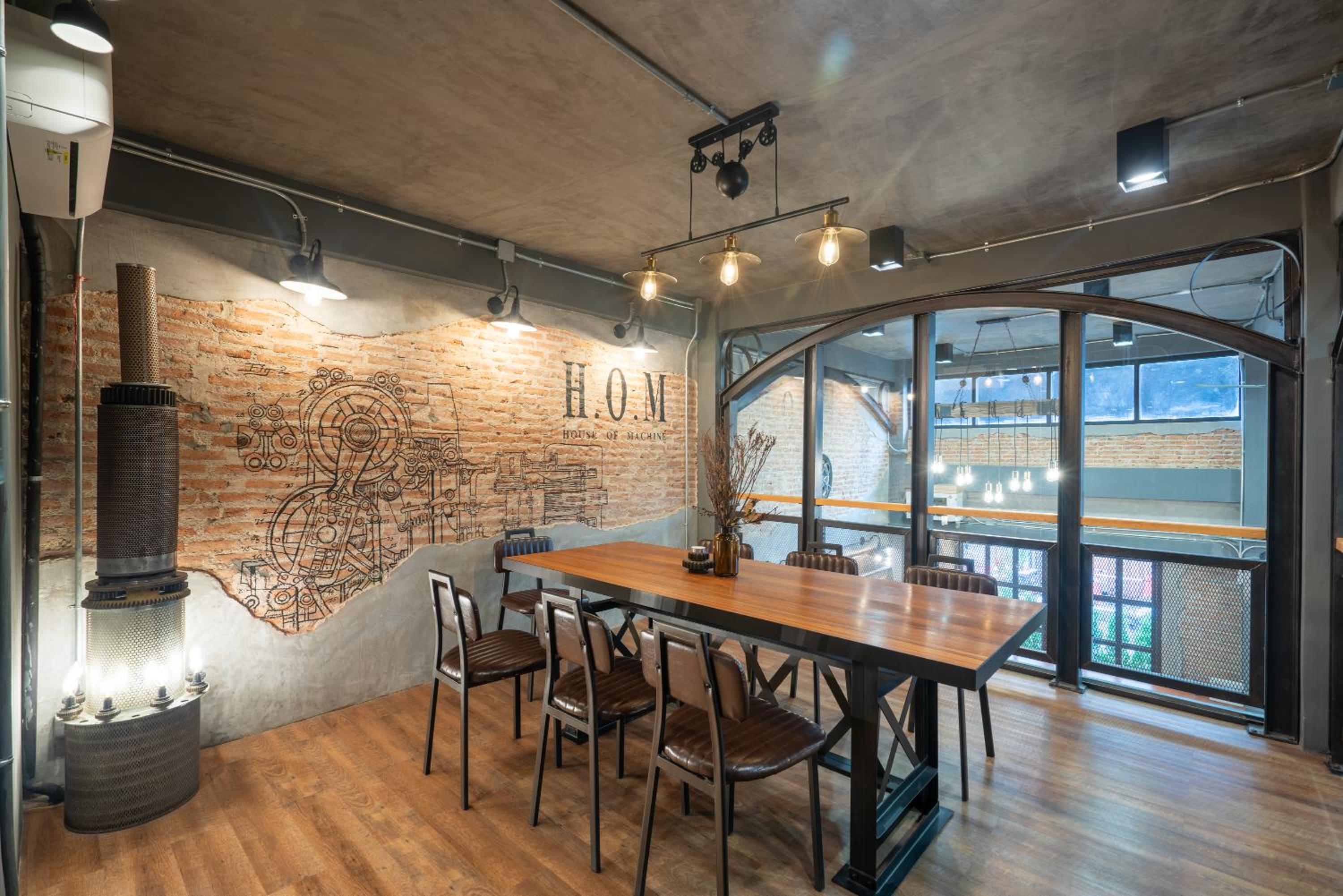 House of Machine Boutique Hotel