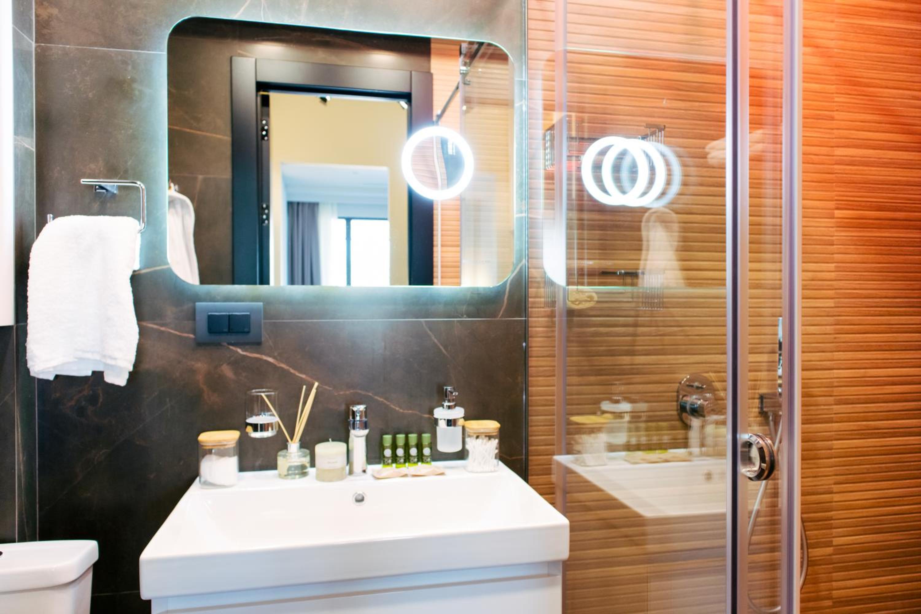 hotelise I SkyGarden Apartment