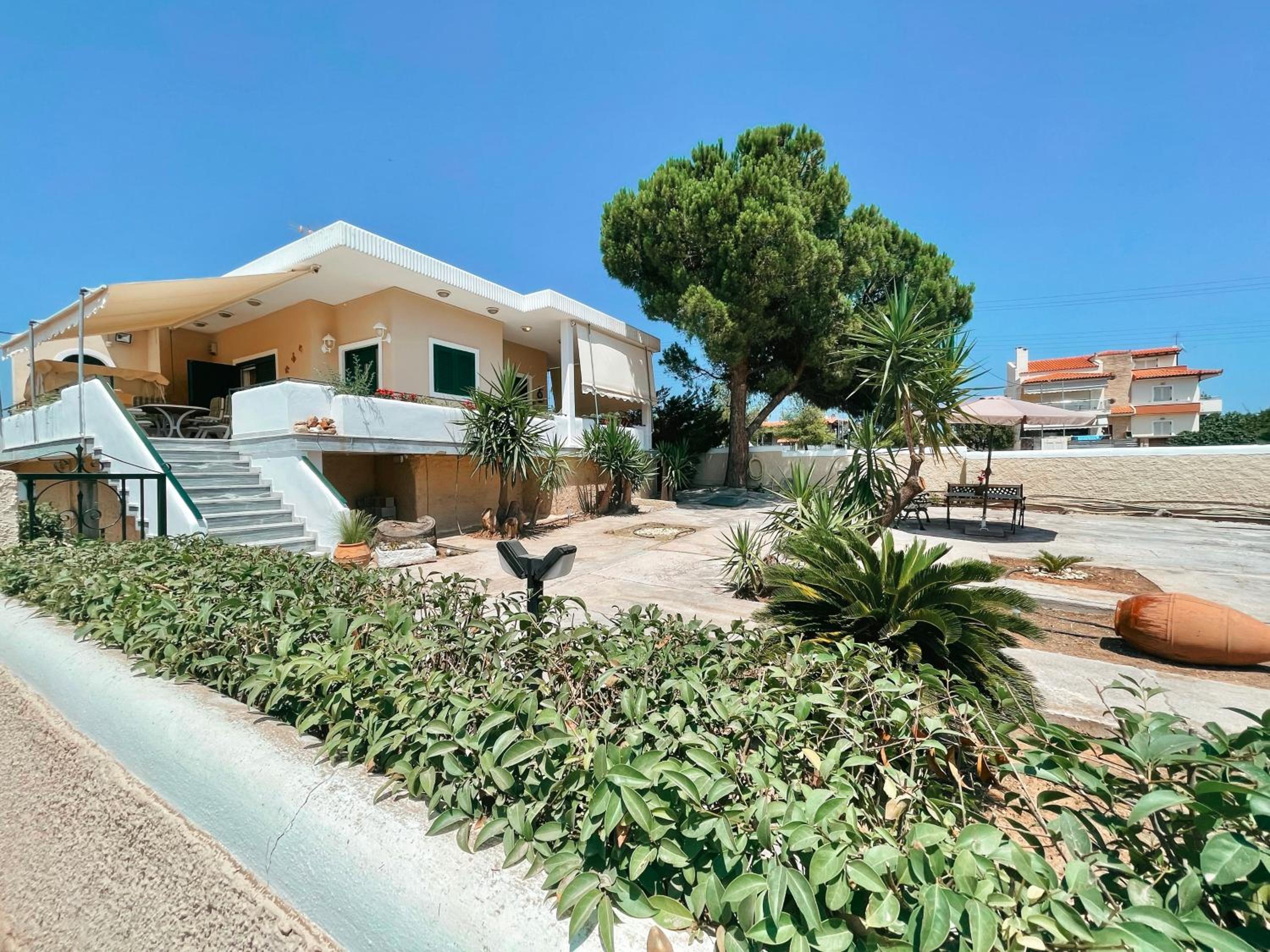 Almare House near Airport