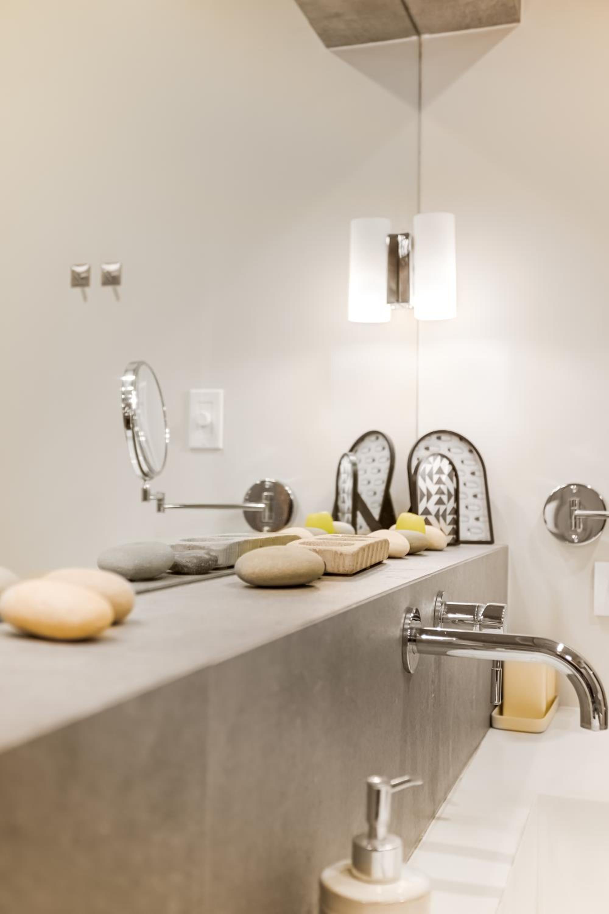 hotelise I Soho Apartment