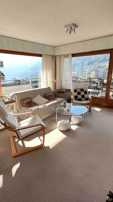 Sunny mountain view apartment in town by Jolidi view 3