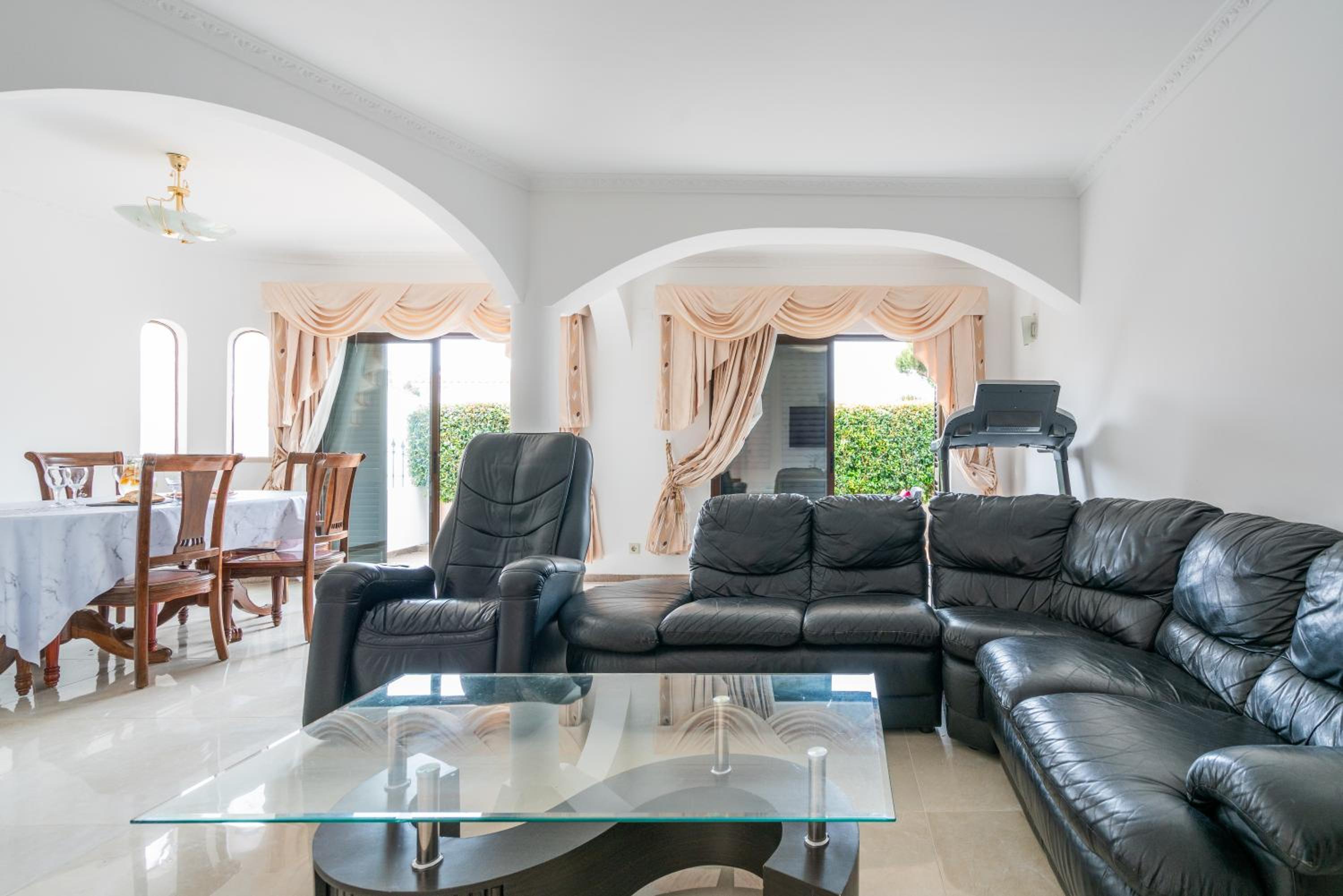 Sunshine Holiday House view 4