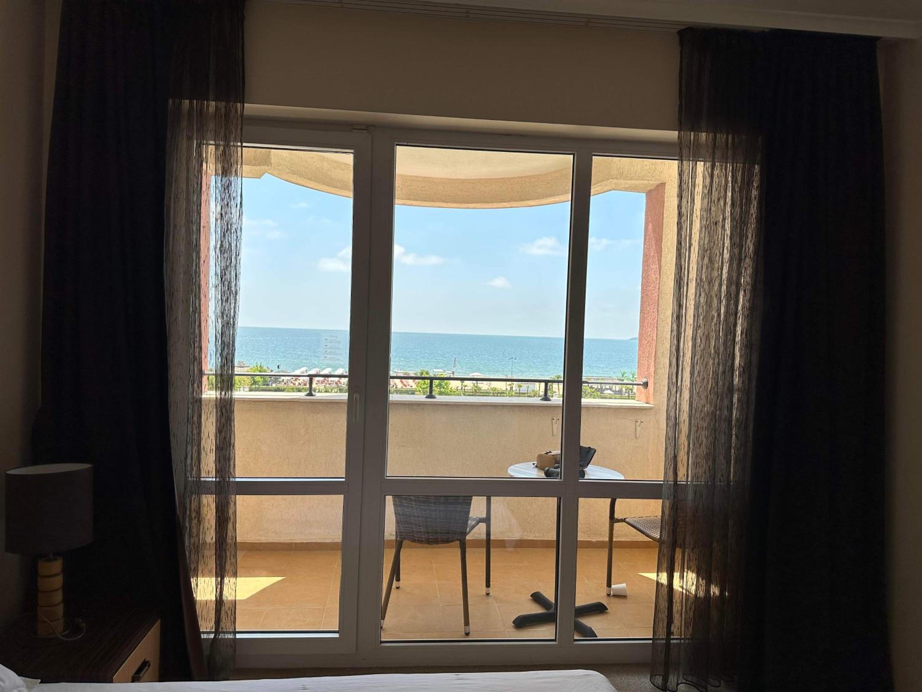 Sunny Majestic Private Apartment