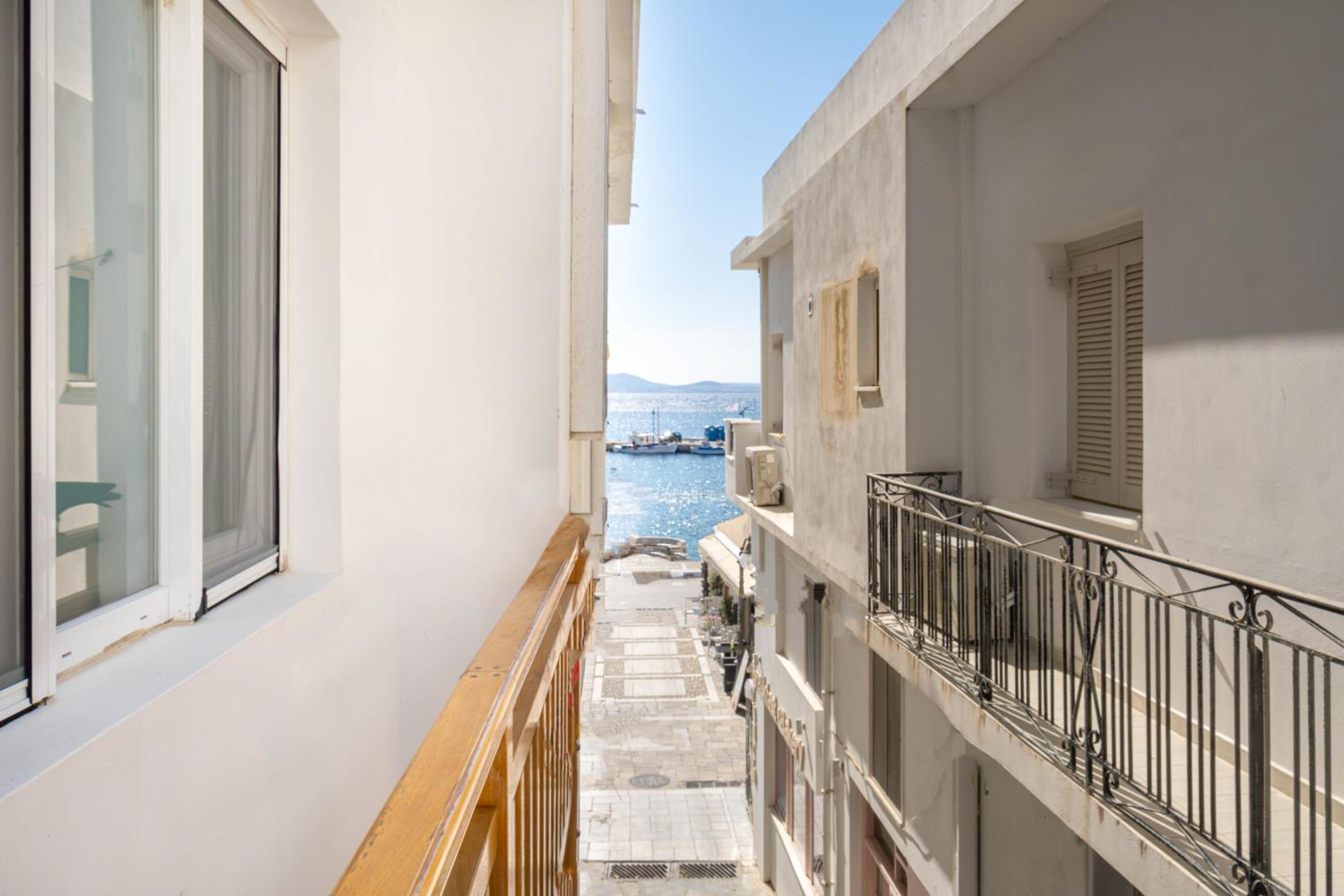 Hotel AMMOS at AmazeU Suites Naxos - Image 1