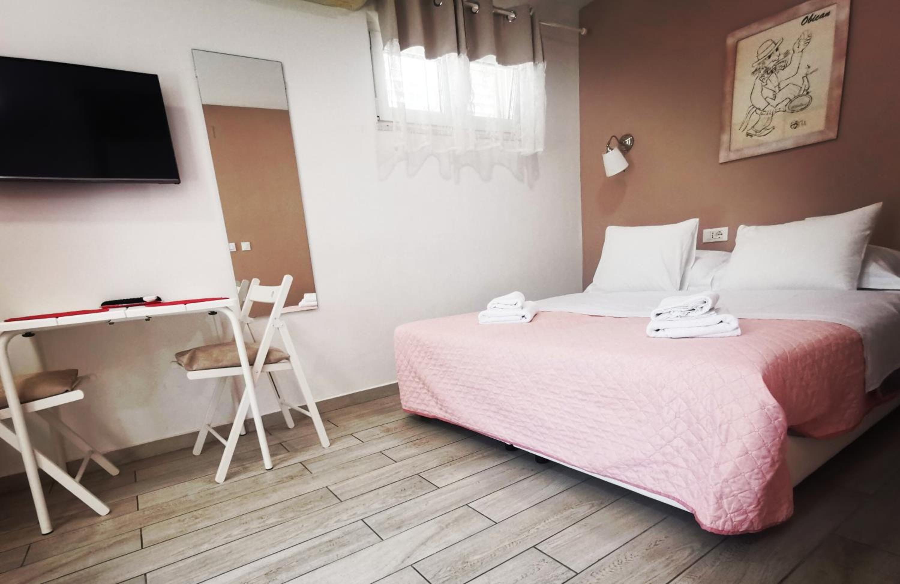 Zara Apartments
