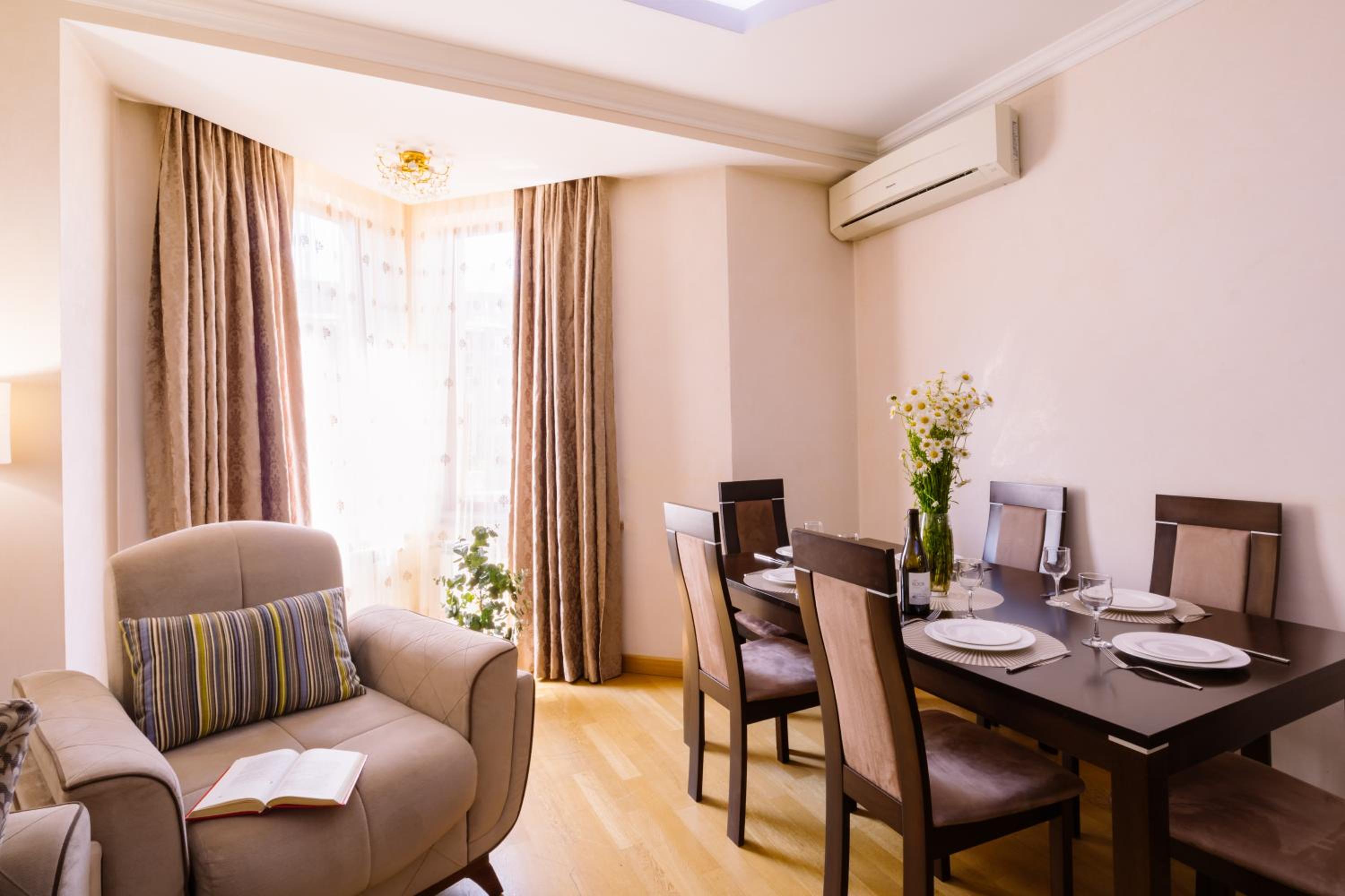 hotelise I The Paragon Apartment