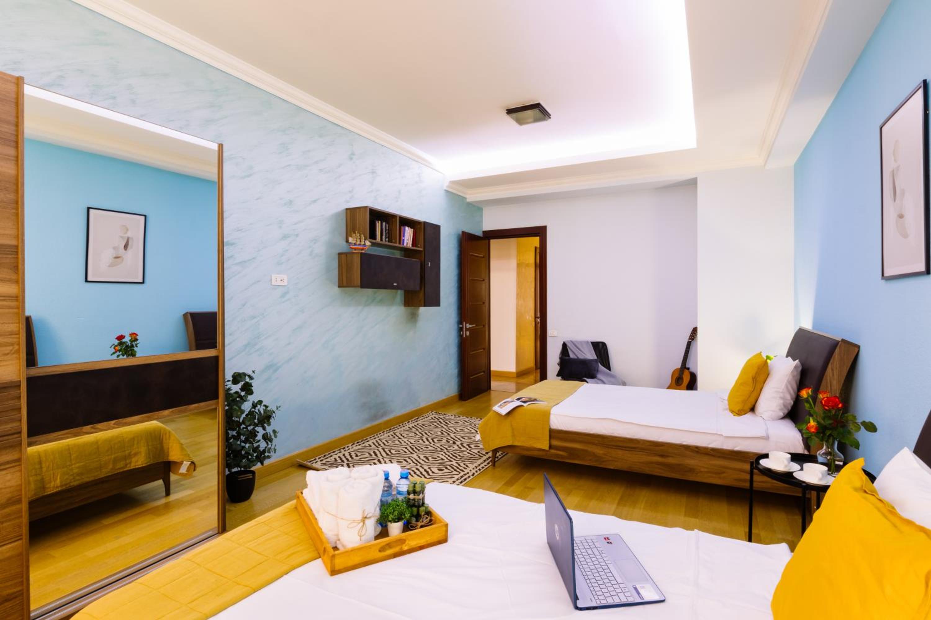 hotelise I The Paragon Apartment