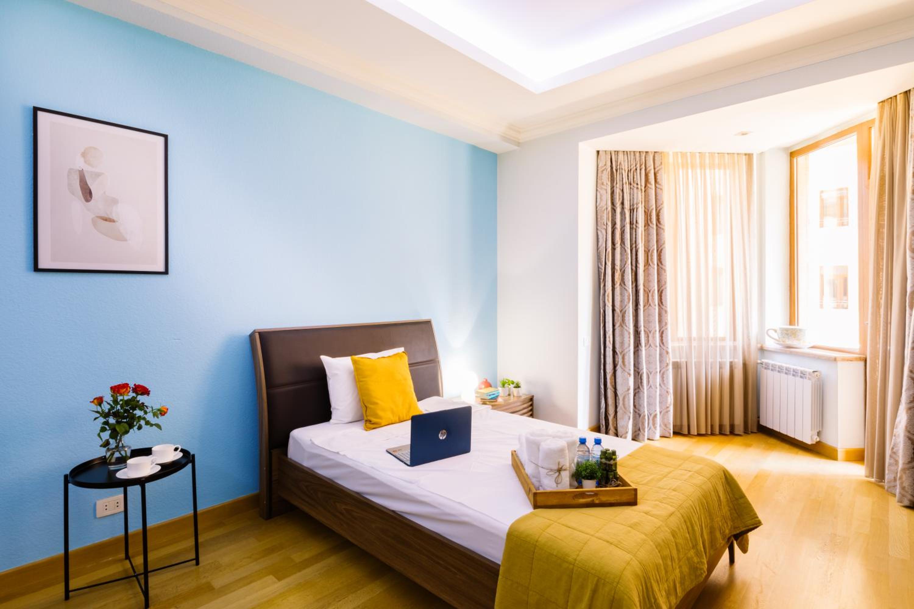 hotelise I The Paragon Apartment