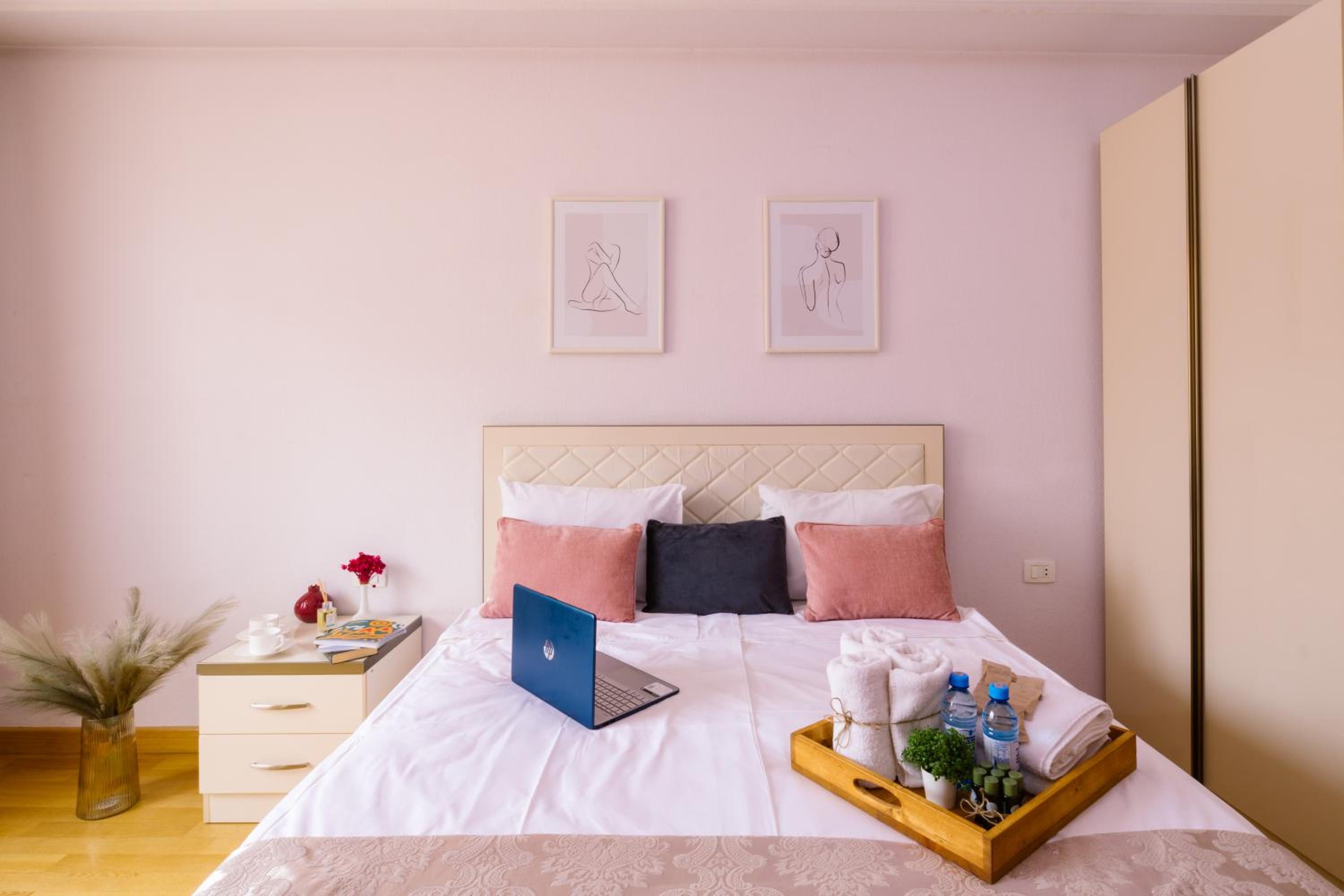 hotelise I The Paragon Apartment