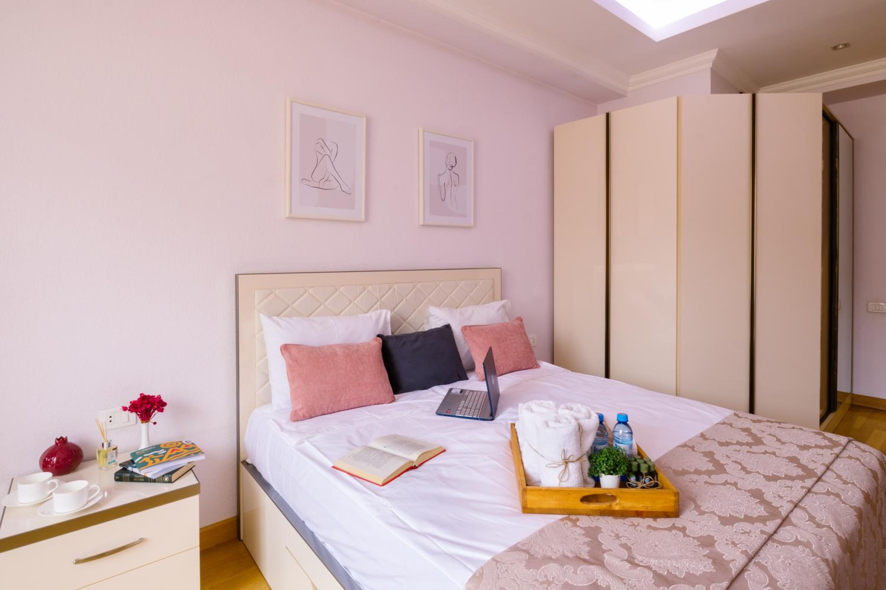 hotelise I The Paragon Apartment