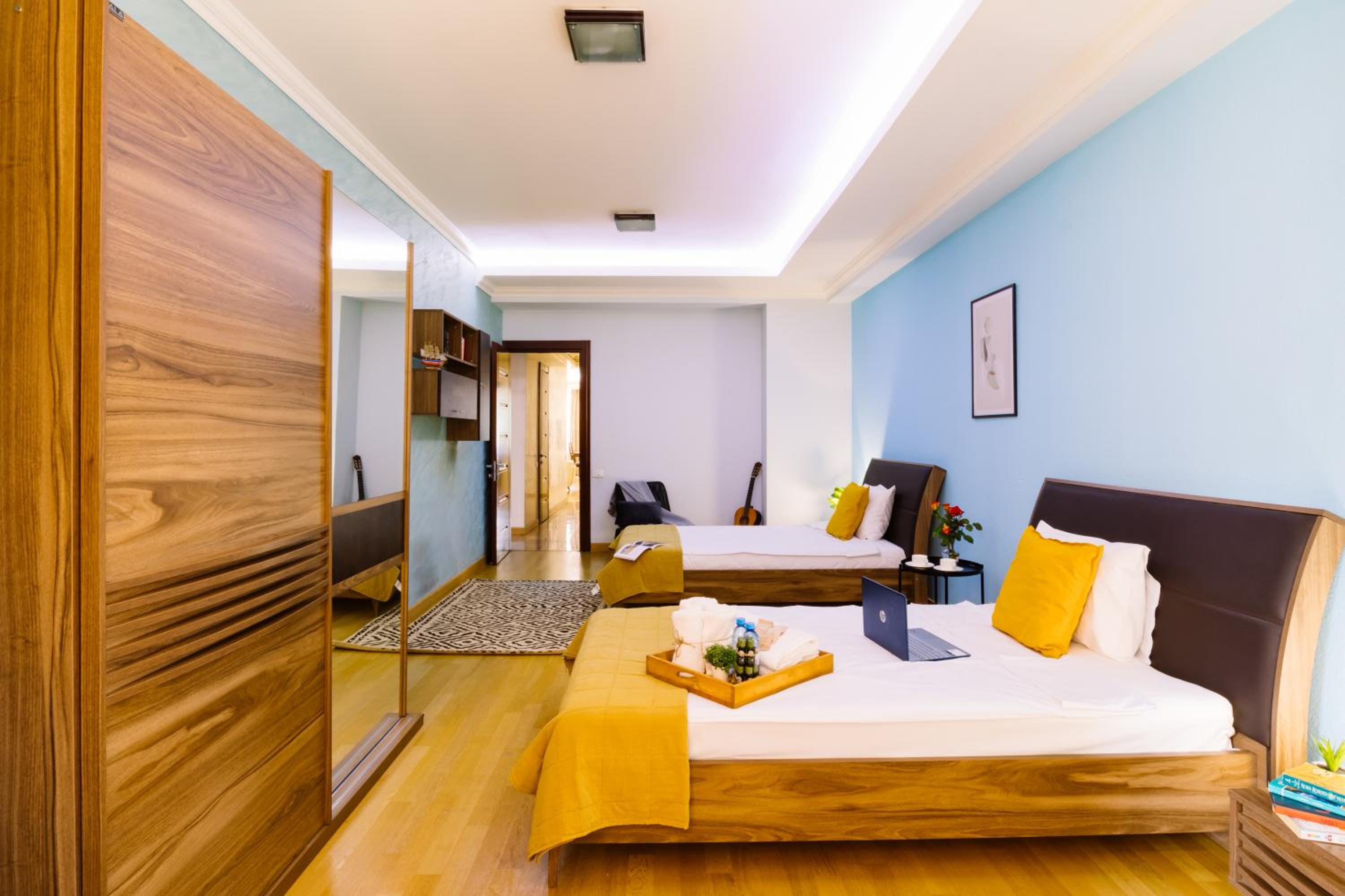 hotelise I The Paragon Apartment