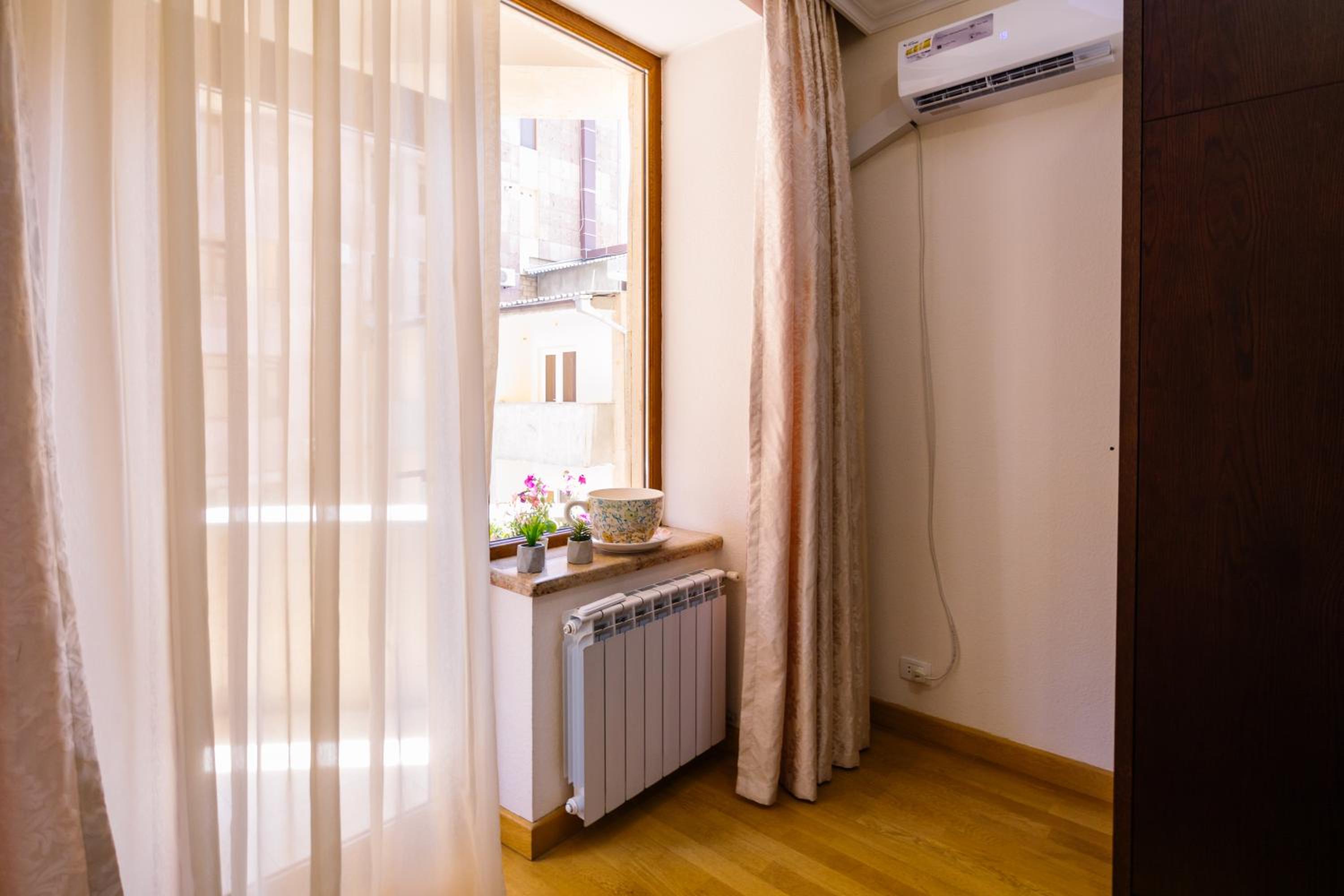 hotelise I The Paragon Apartment