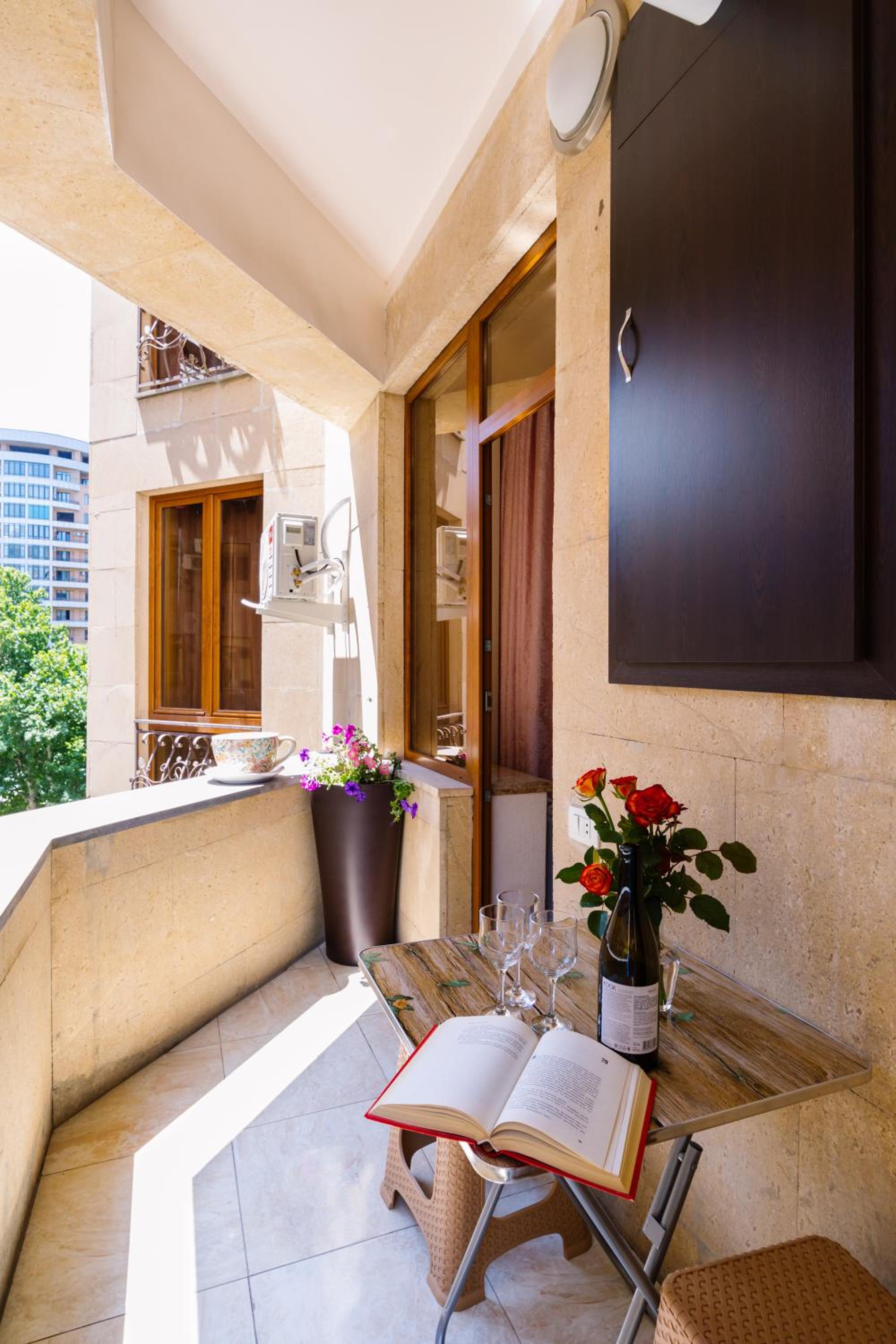 hotelise I The Paragon Apartment