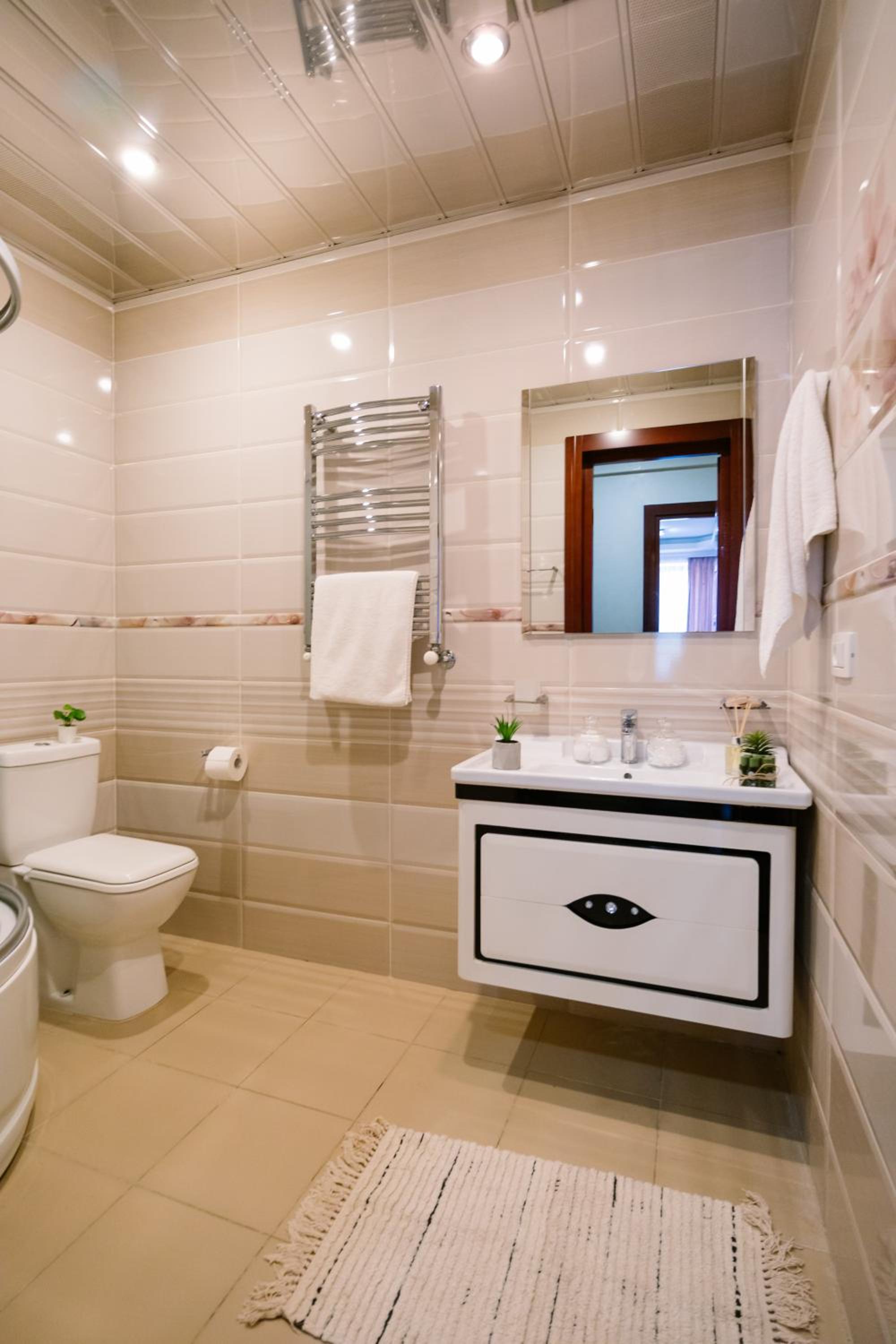 hotelise I The Paragon Apartment