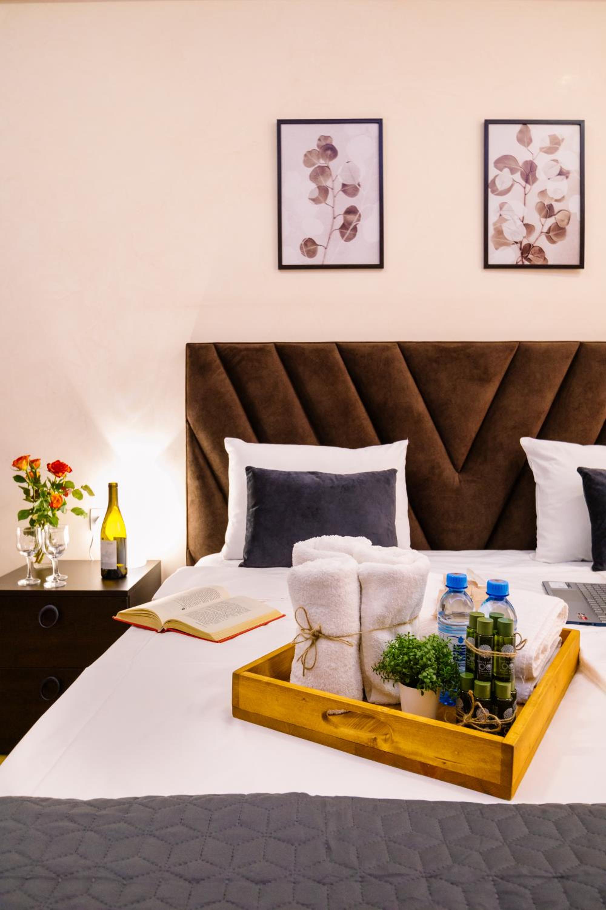 hotelise I The Paragon Apartment