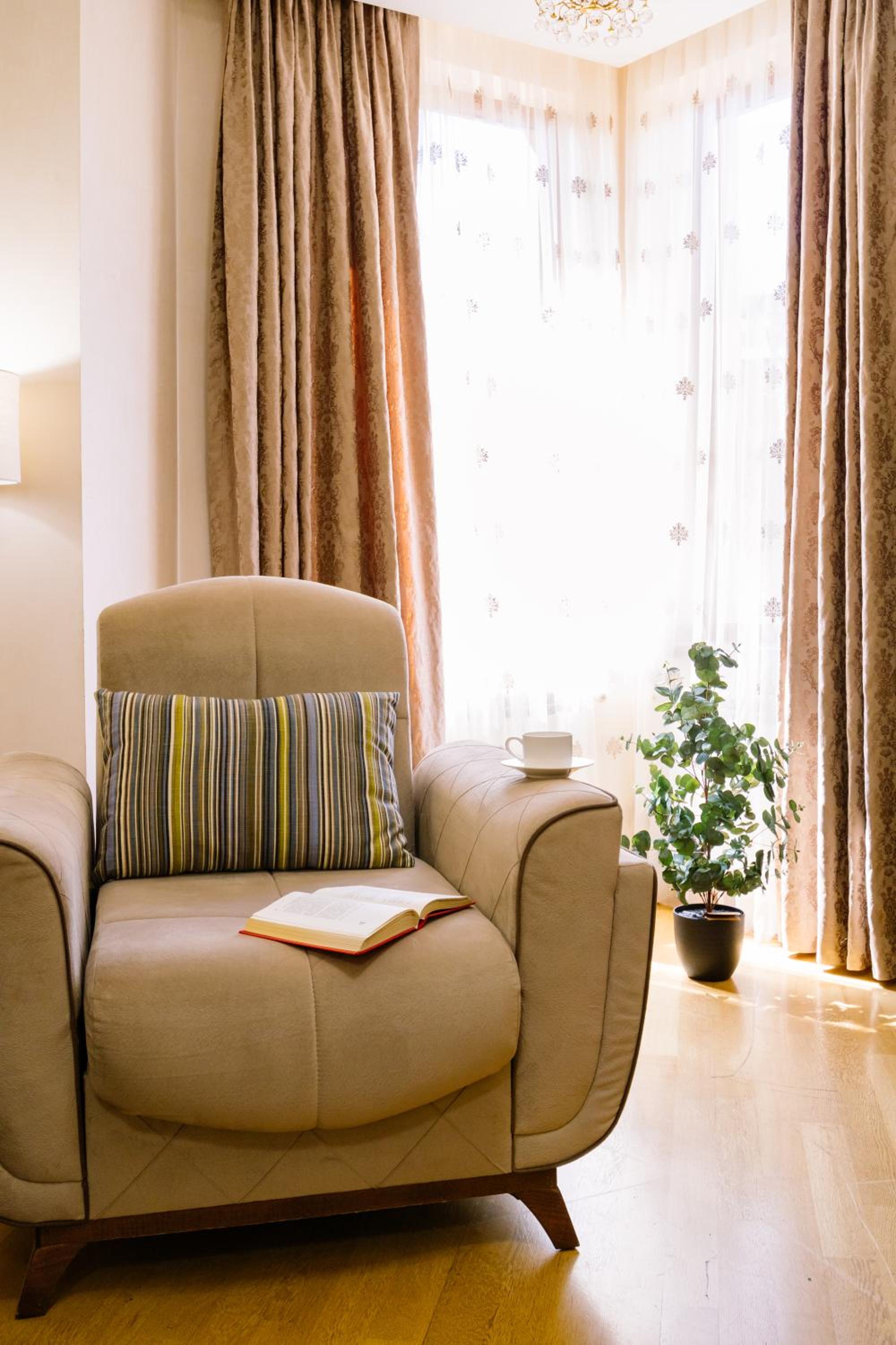 hotelise I The Paragon Apartment