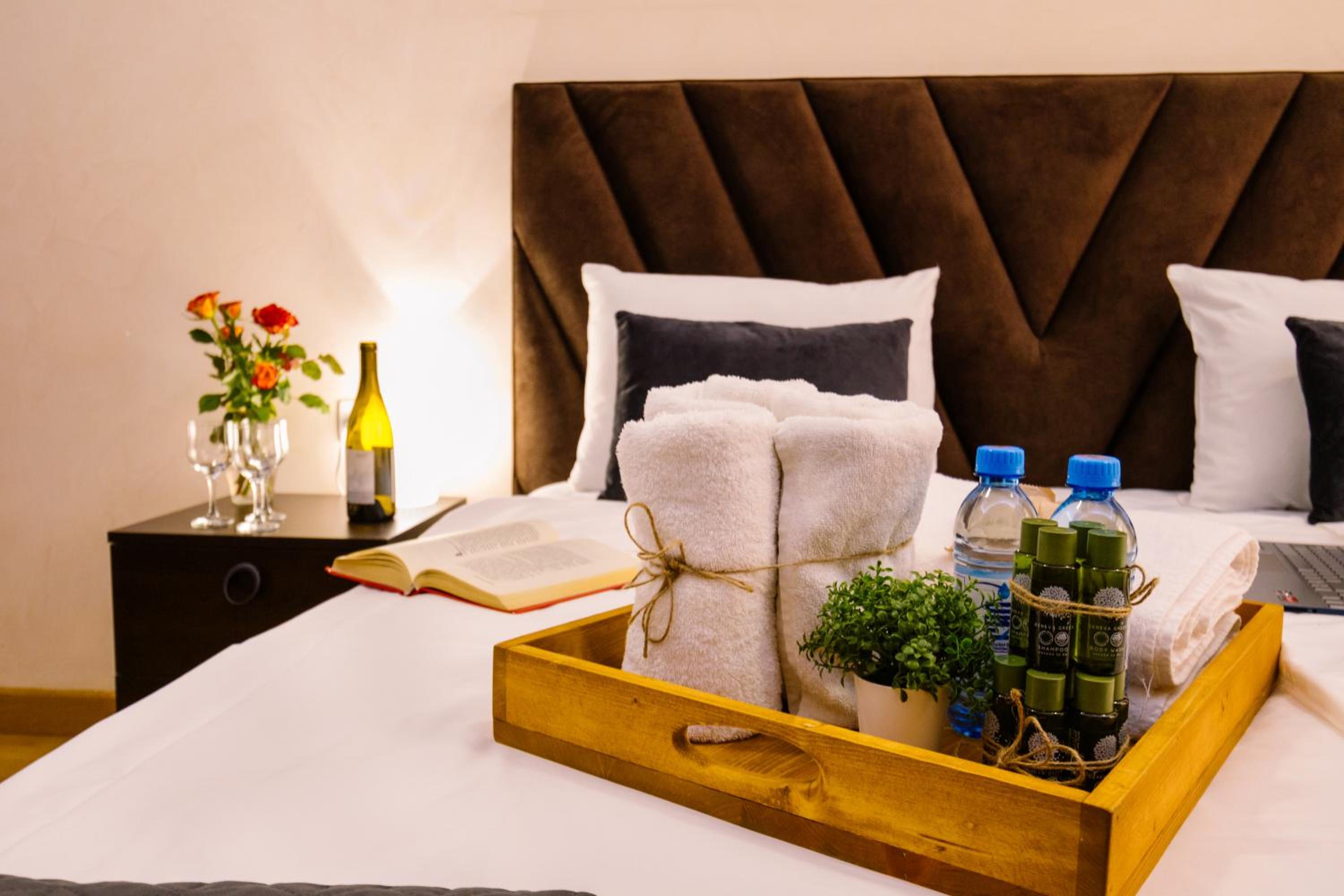 hotelise I The Paragon Apartment