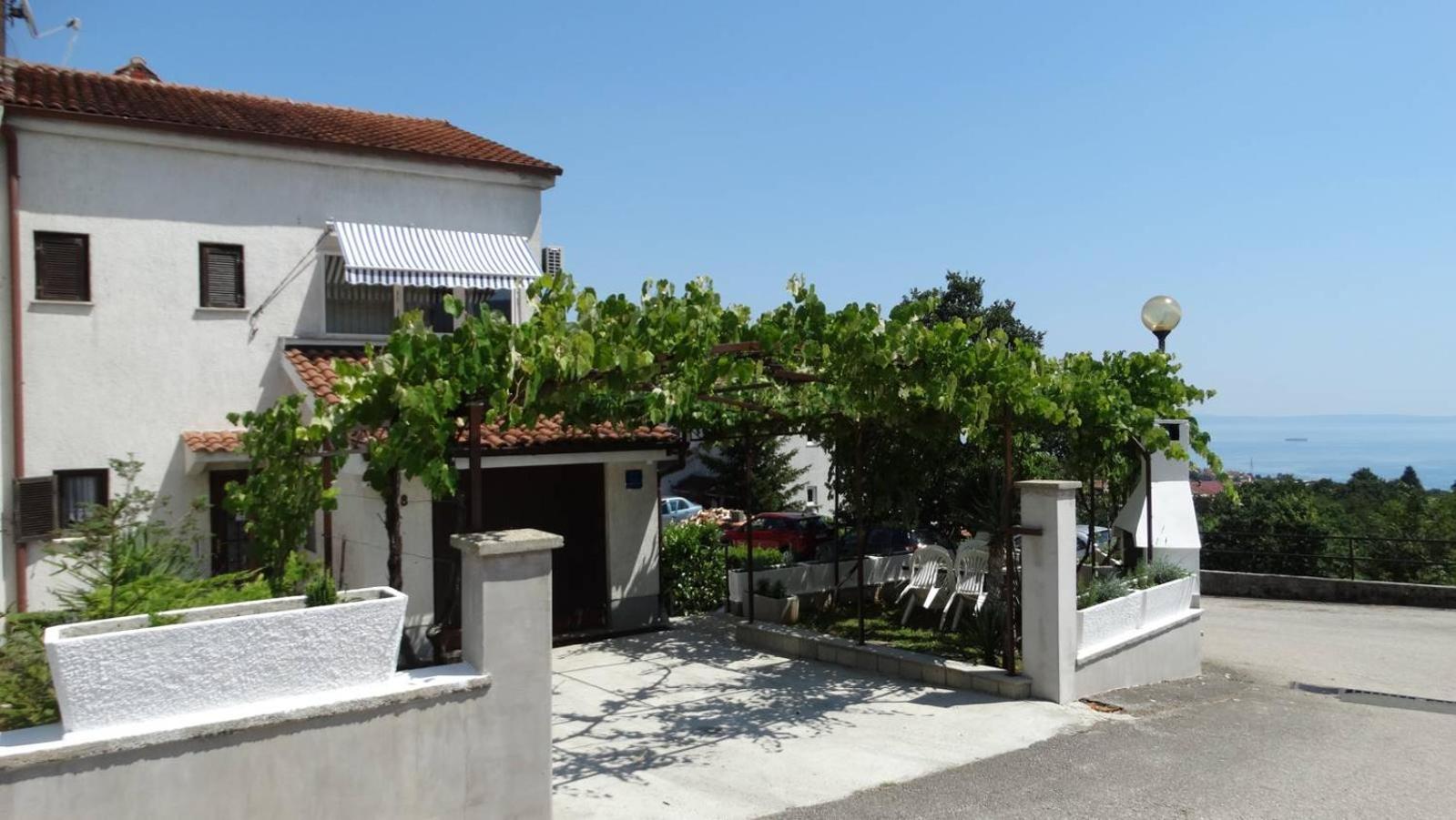 Almar Apartment
