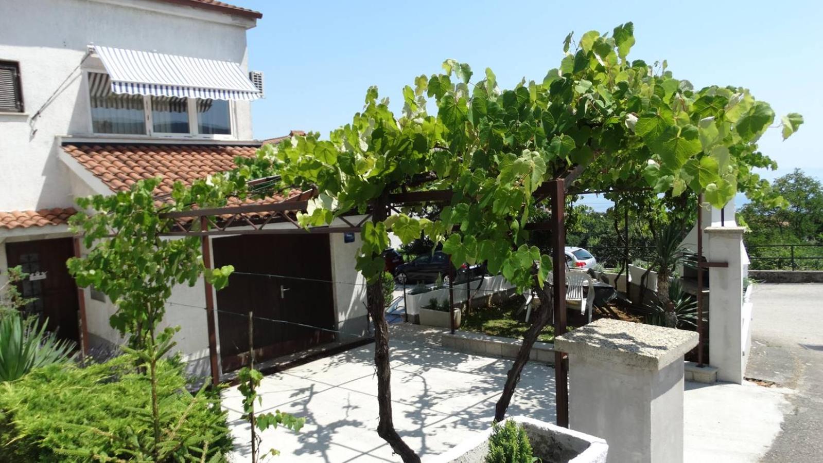 Almar Apartment