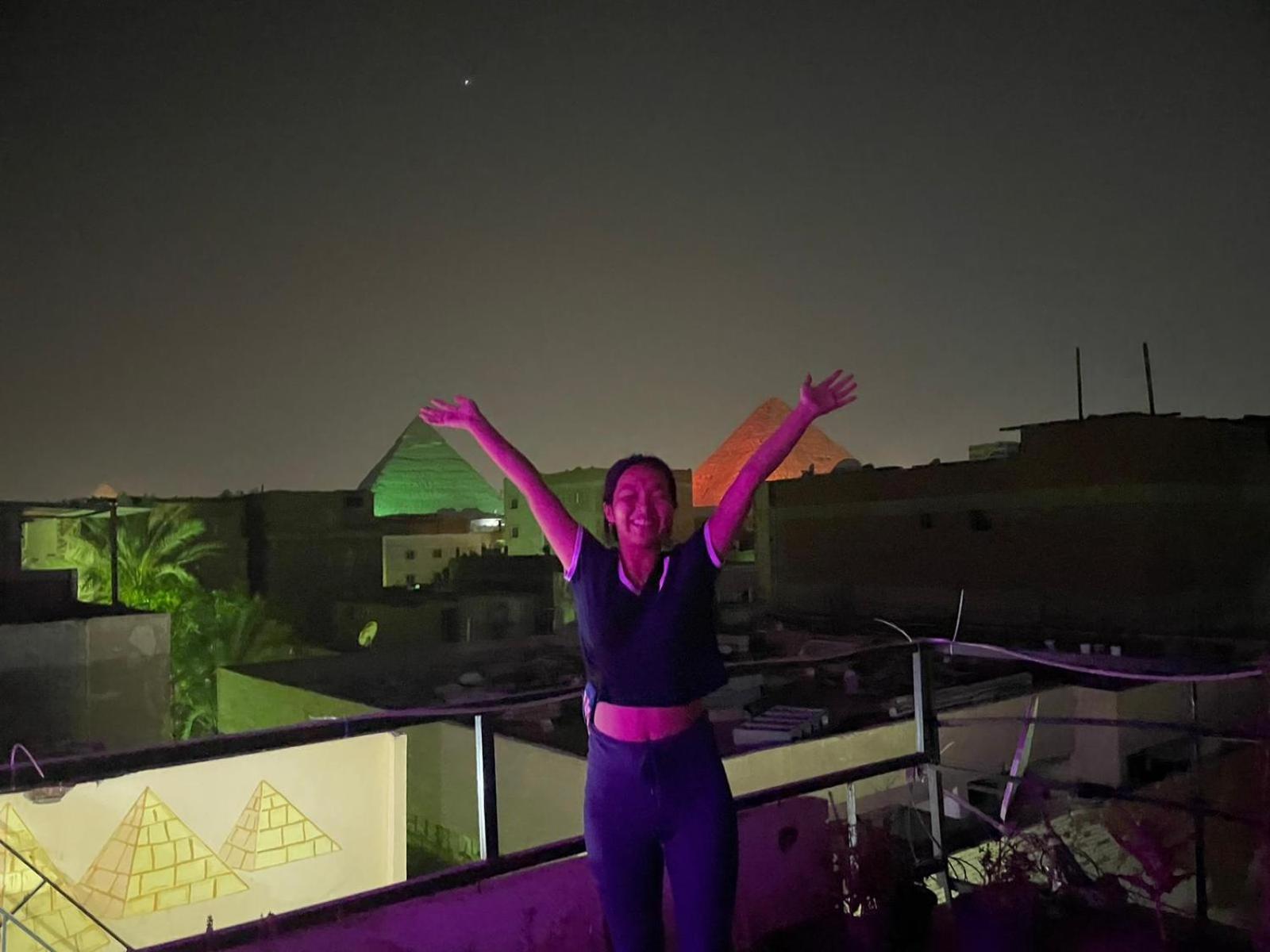2 Jana Pyramids view inn