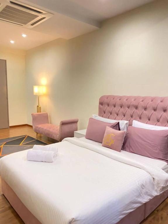 Honeymoon Suite By A Legacy Hotel - KLCC Lake View