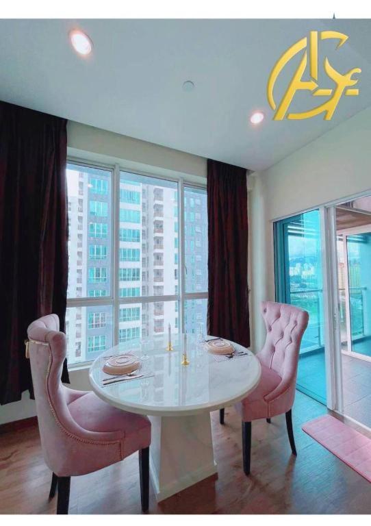 Honeymoon Suite By A Legacy Hotel - KLCC Lake View