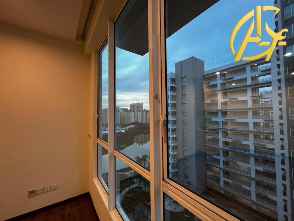 Honeymoon Suite By A Legacy Hotel - KLCC Lake View