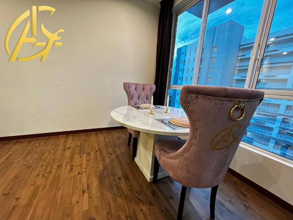 Honeymoon Suite By A Legacy Hotel - KLCC Lake View