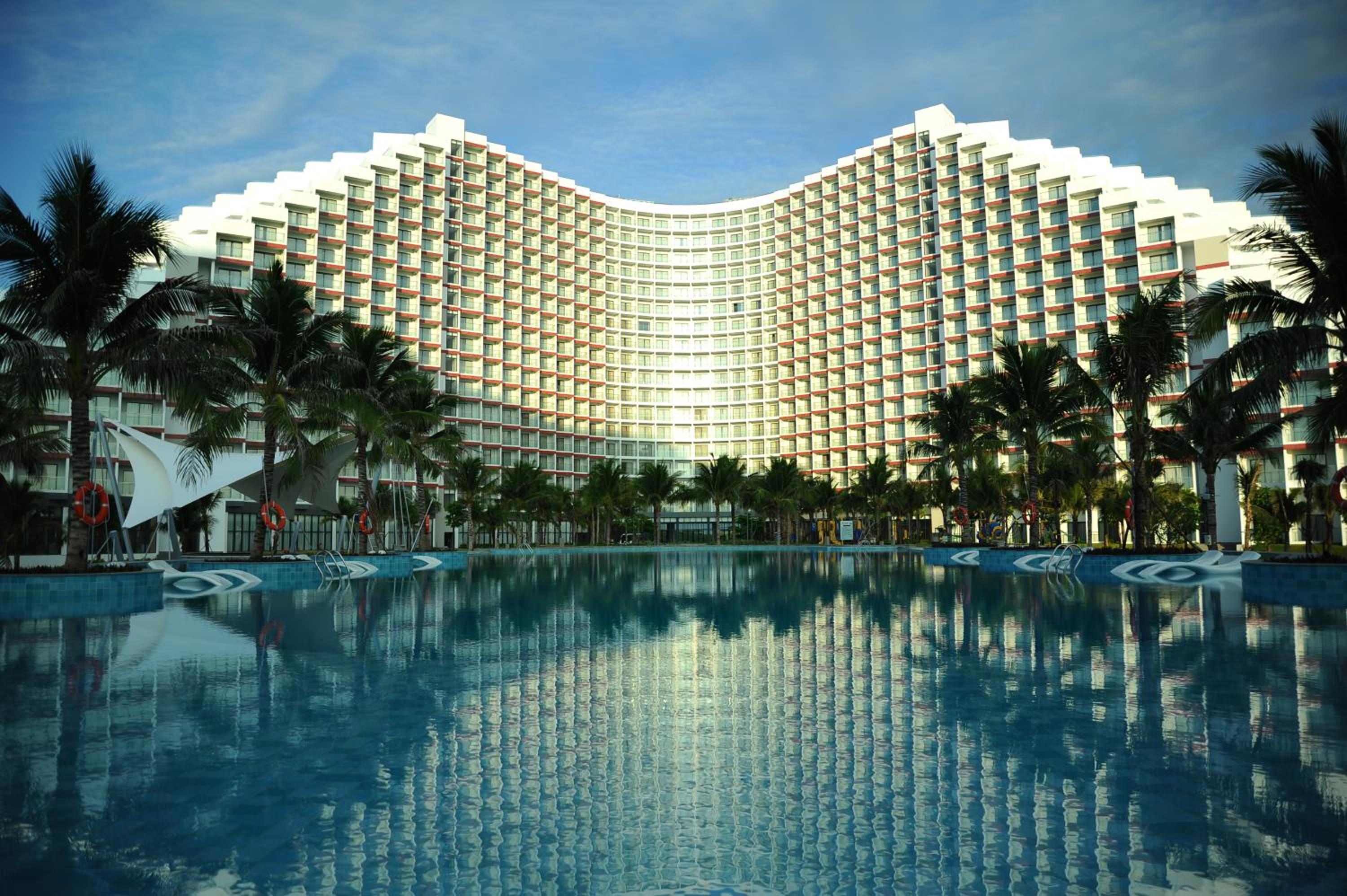 ARTRA resort- near Cam Ranh Airport view 3