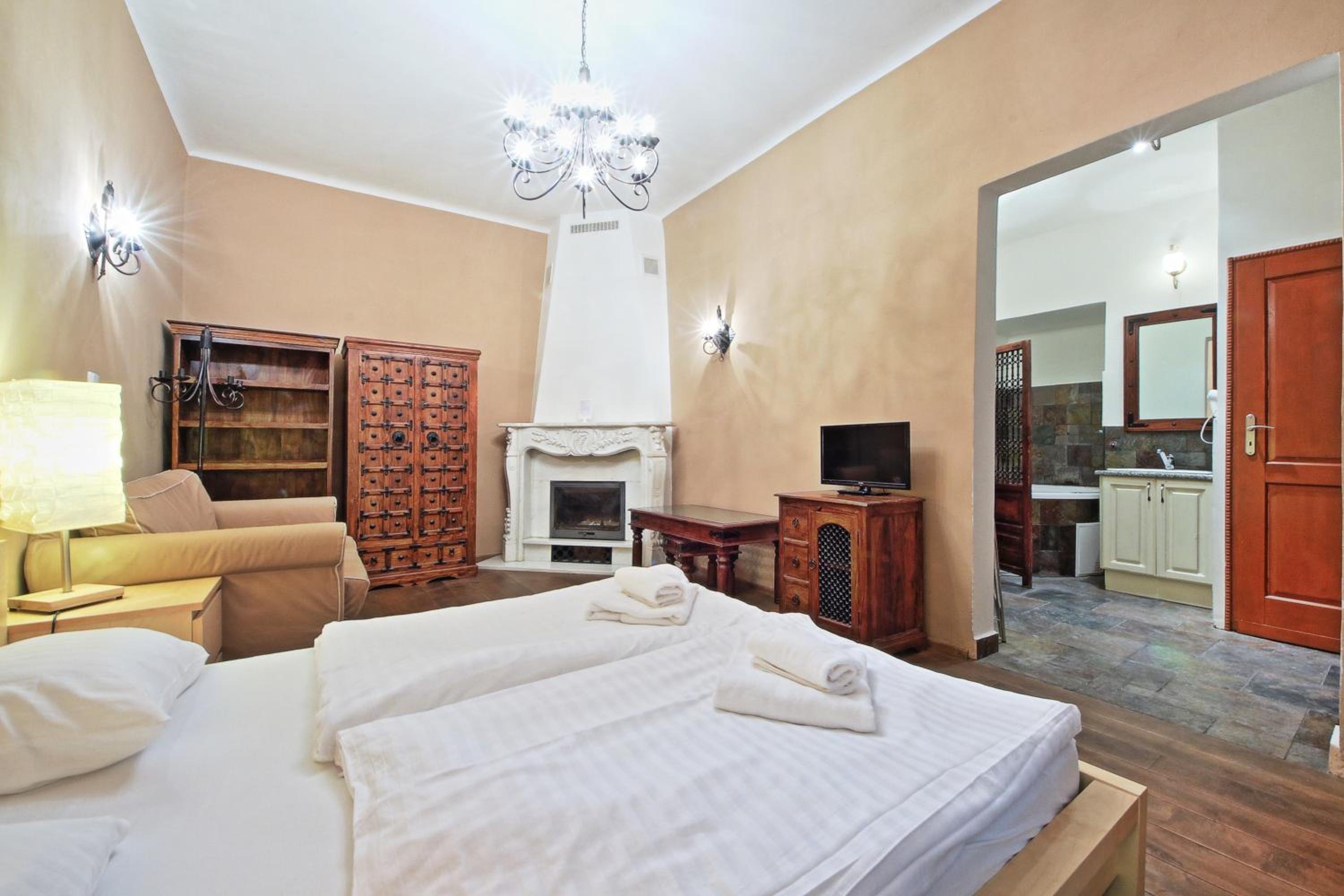 Rose Antique Apartment