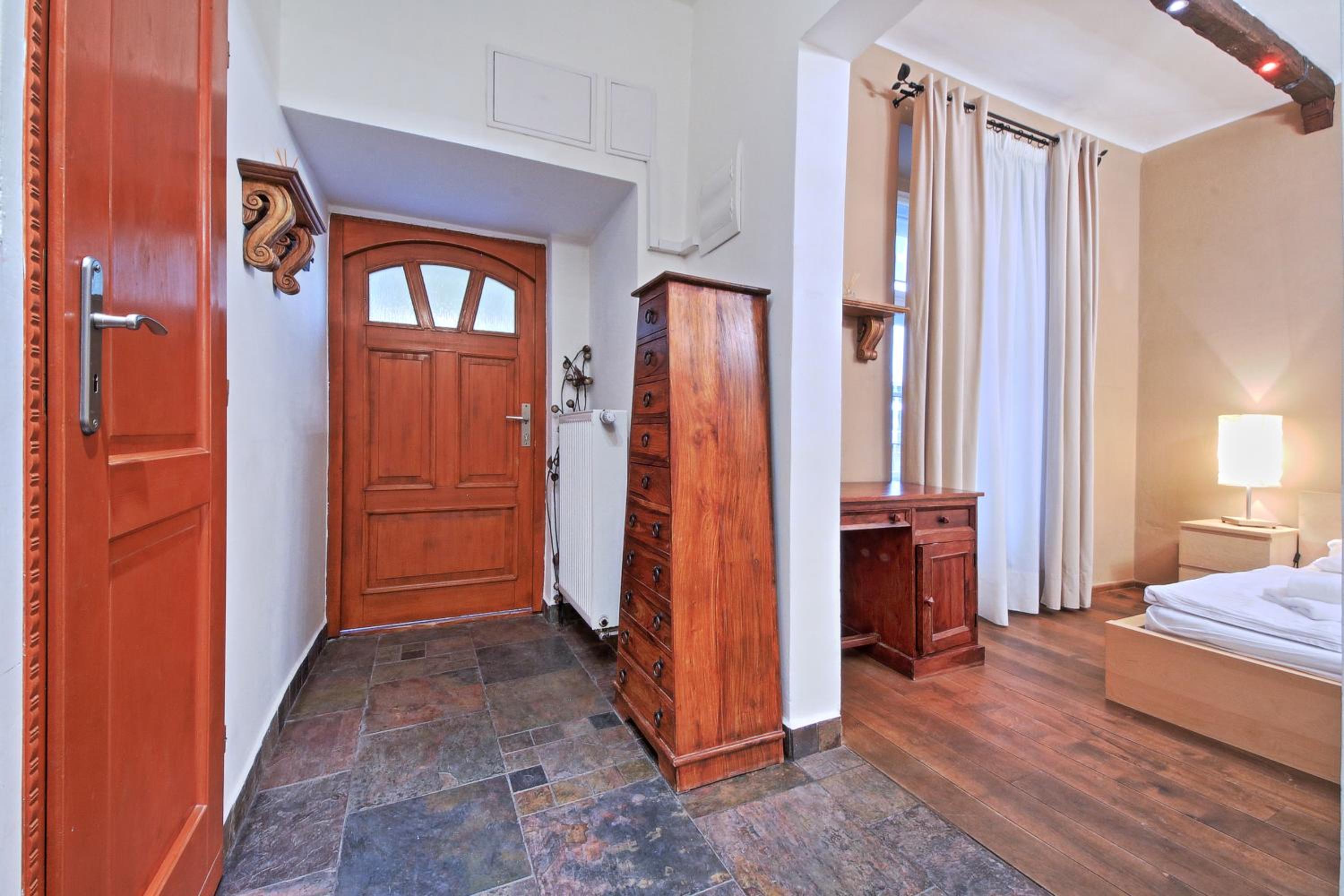 Rose Antique Apartment