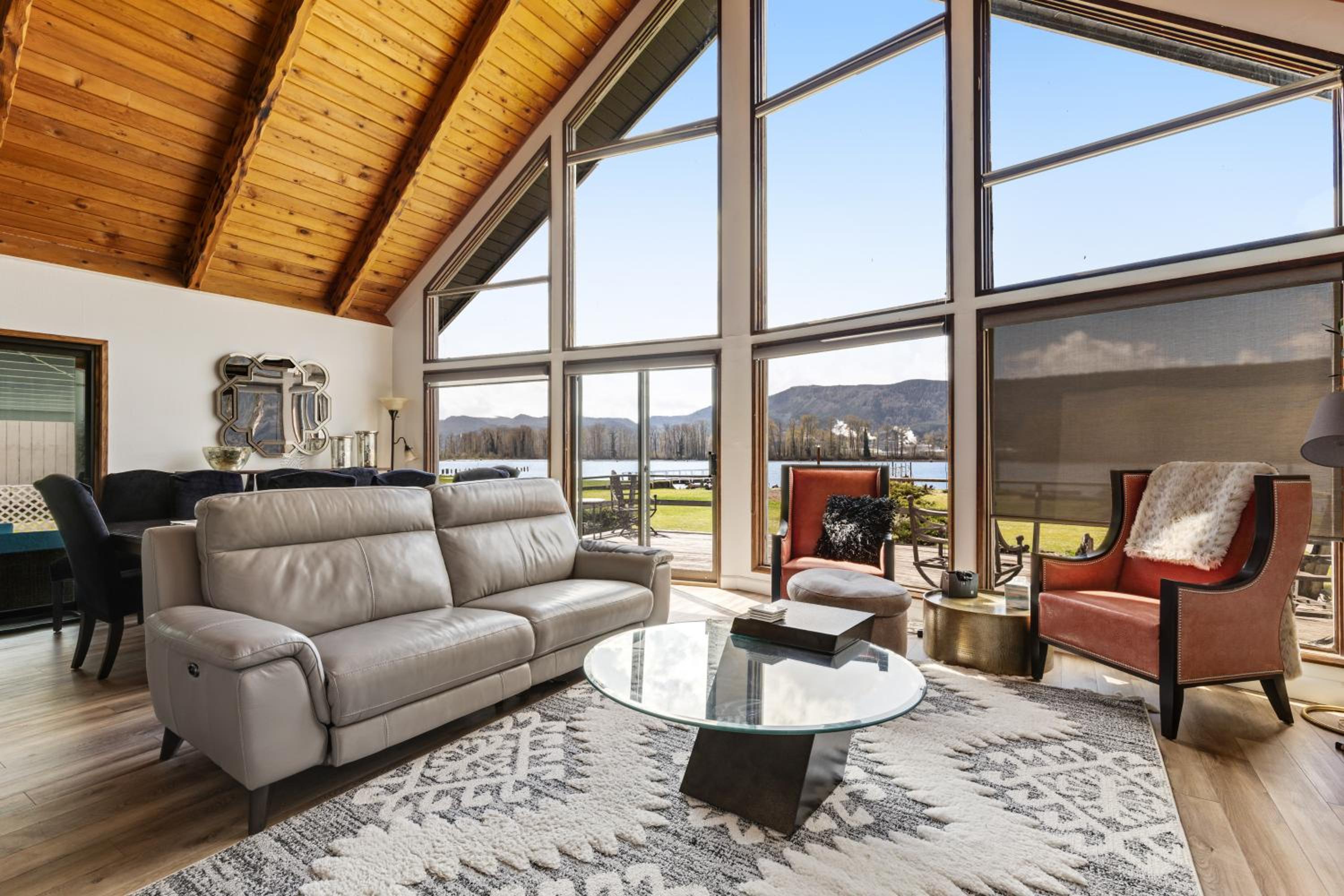 Private Dock! Escape on the River in Cathlamet