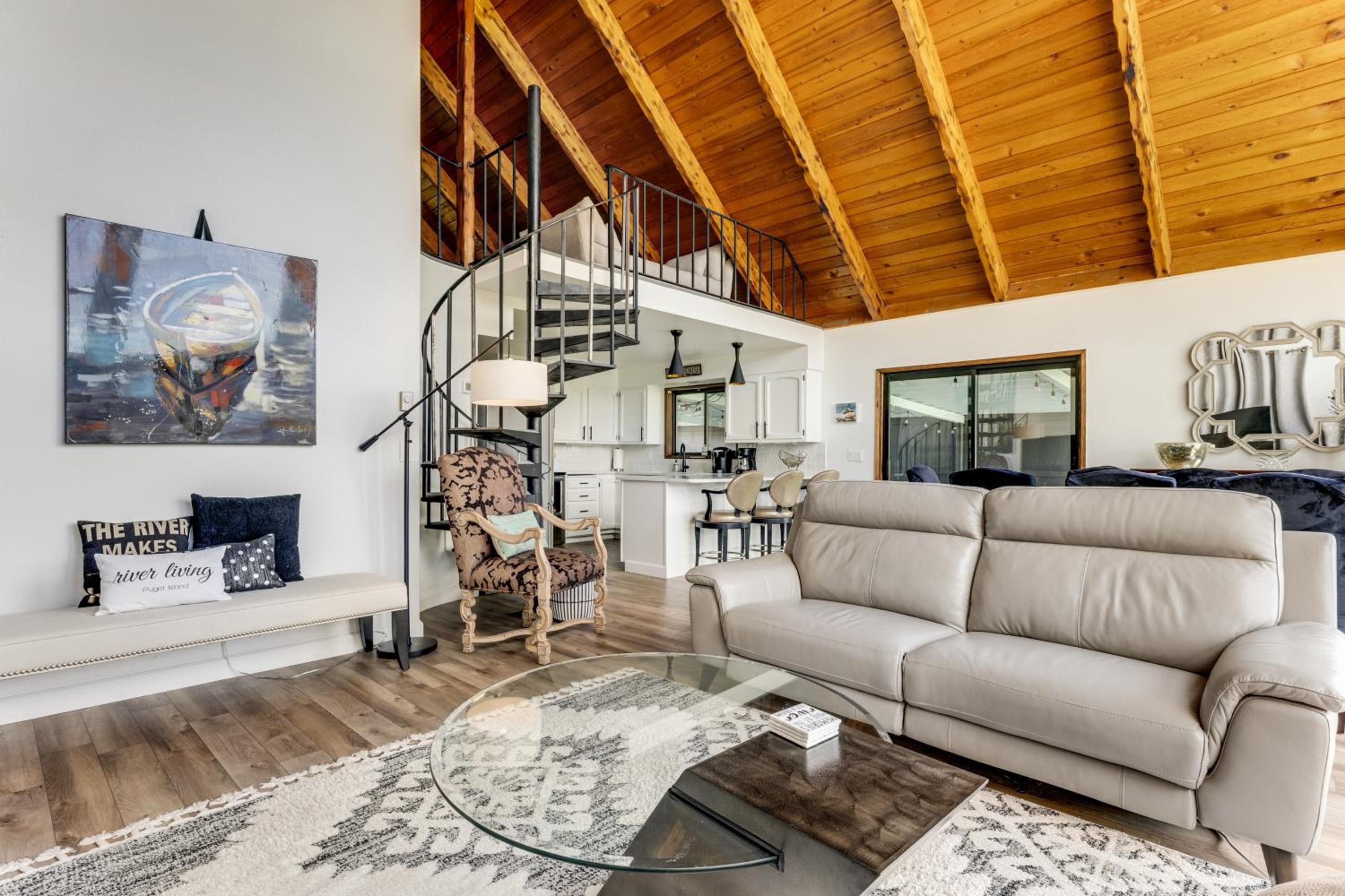 Private Dock! Escape on the River in Cathlamet
