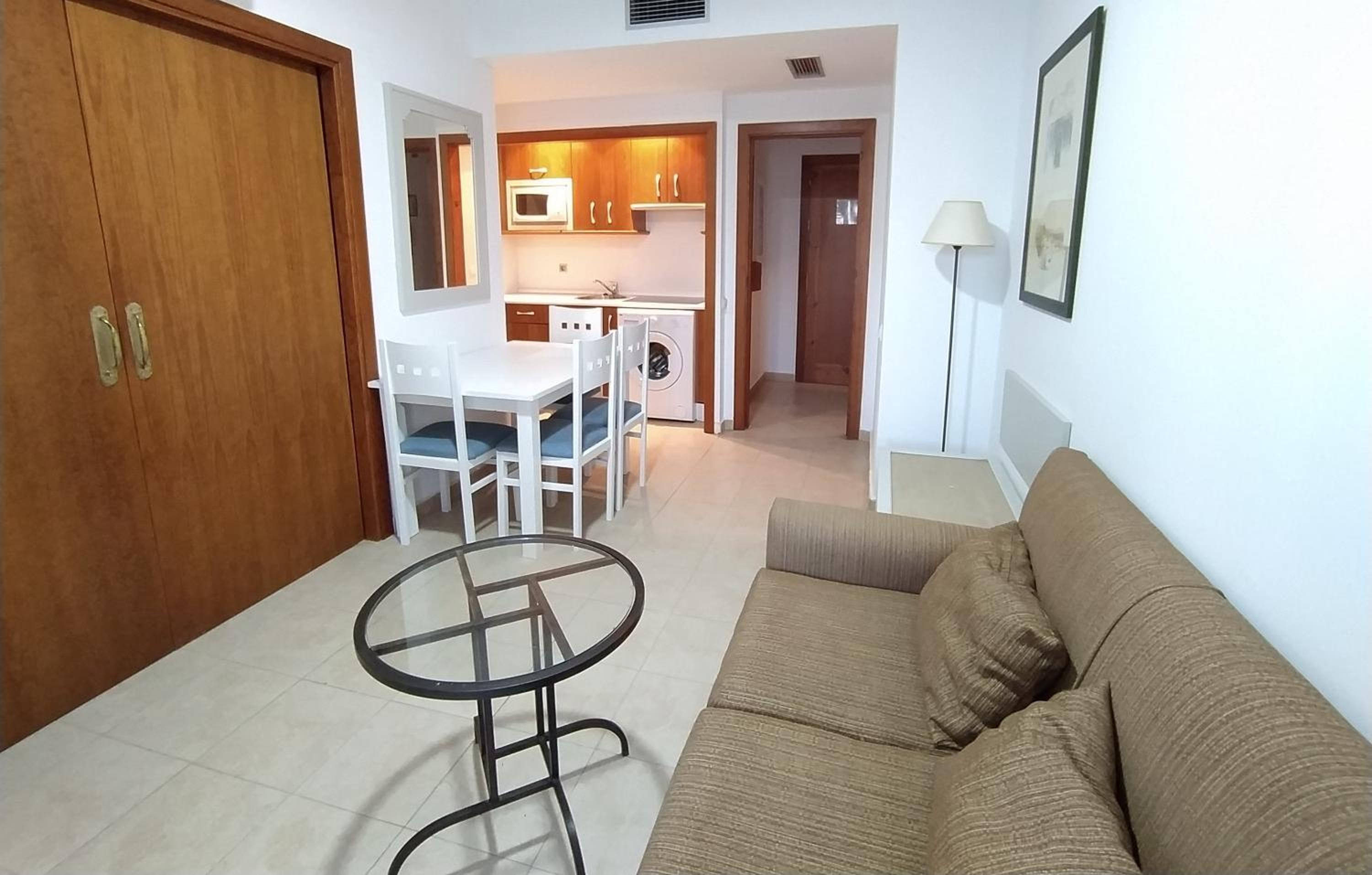 APARTAMENTO DOS DORMITORIOS VISTAS JARDÍN
