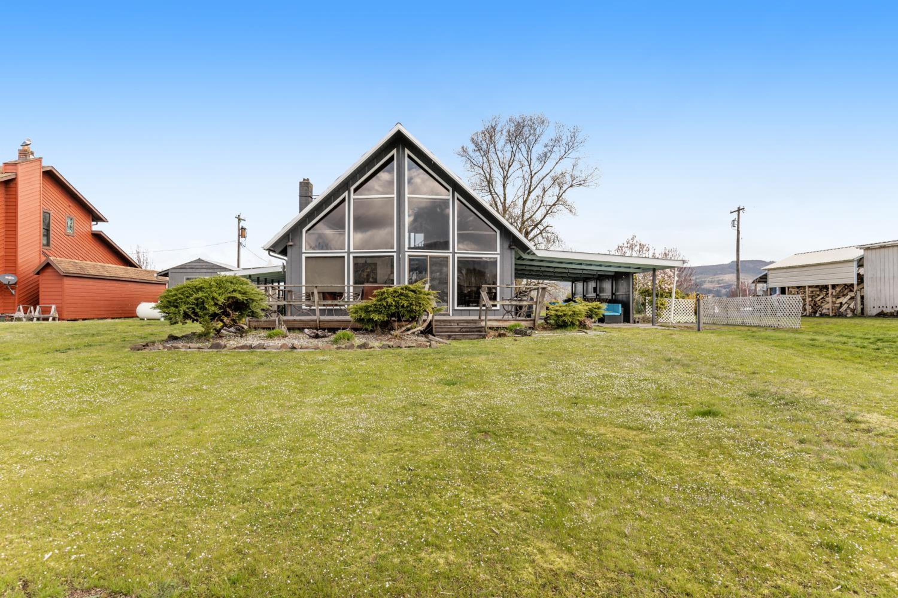 Private Dock! Escape on the River in Cathlamet