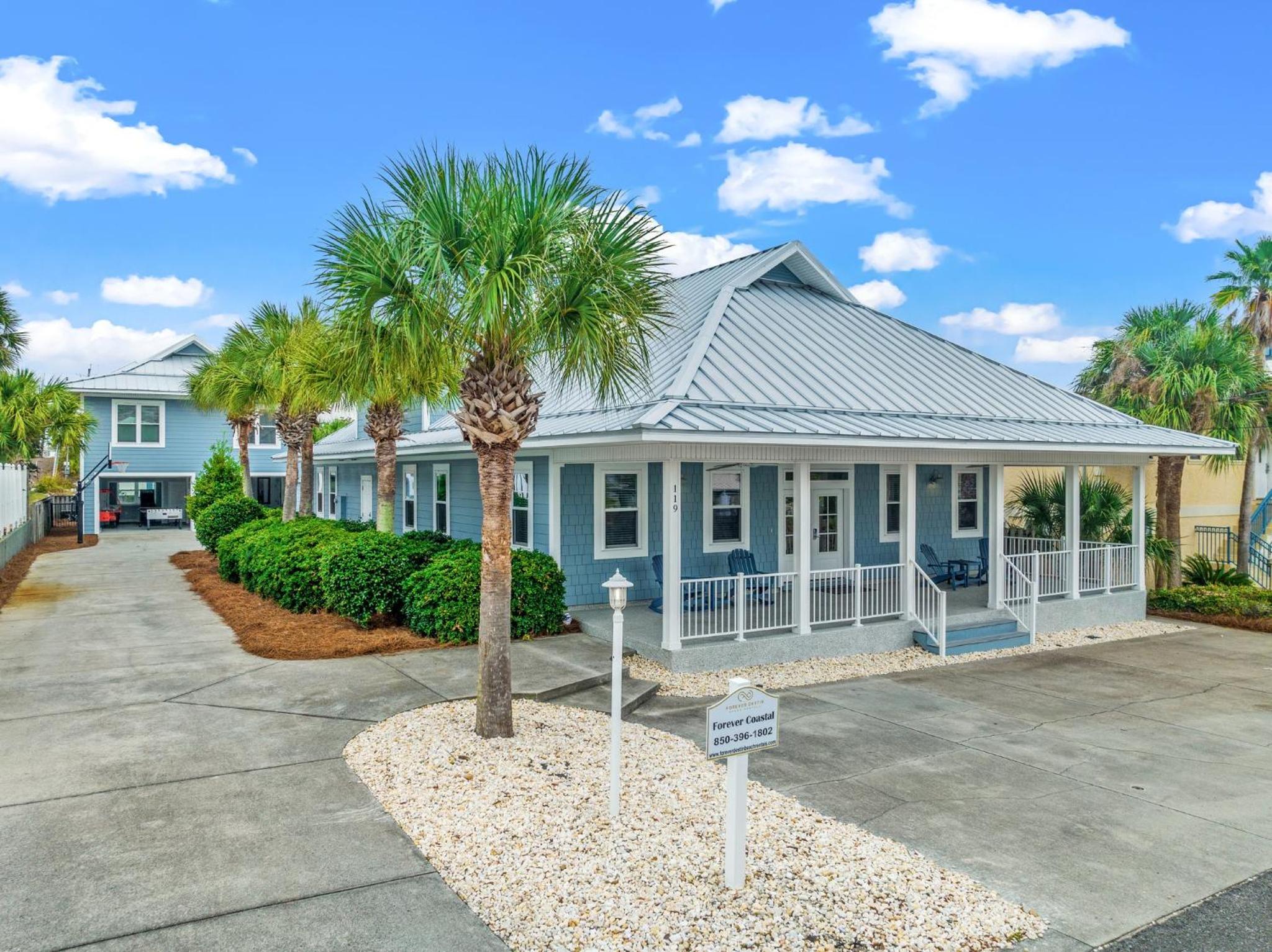 Forever Coastal With Game Room And Private Beach