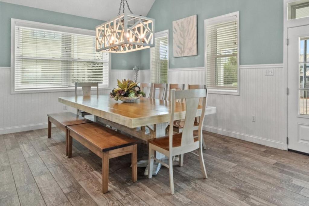 Forever Coastal With Game Room And Private Beach