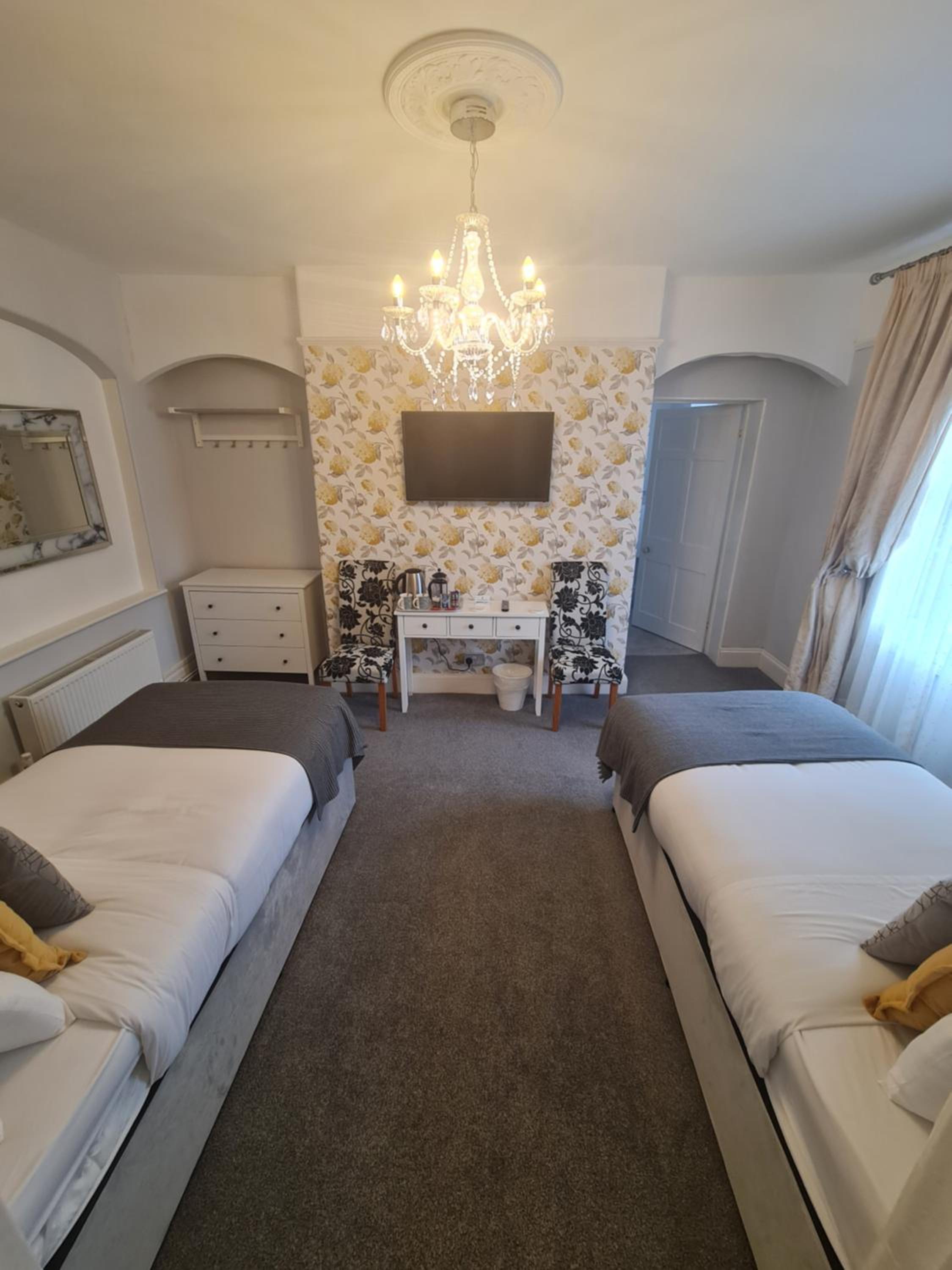 Beaufort Lodge - Central Location & Free Parking