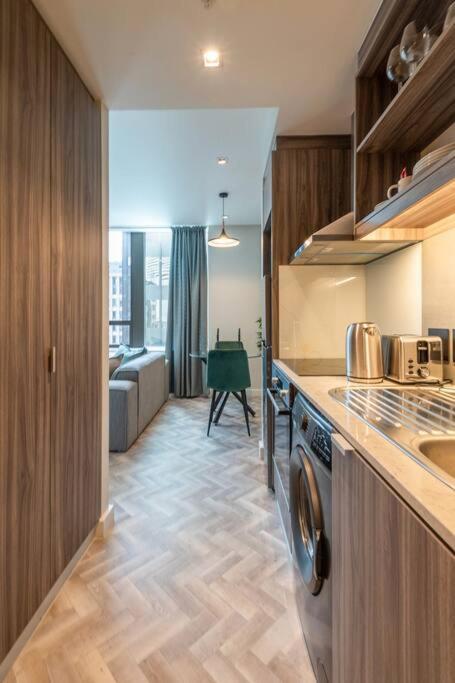 Luxurious One Bed apartment view 4