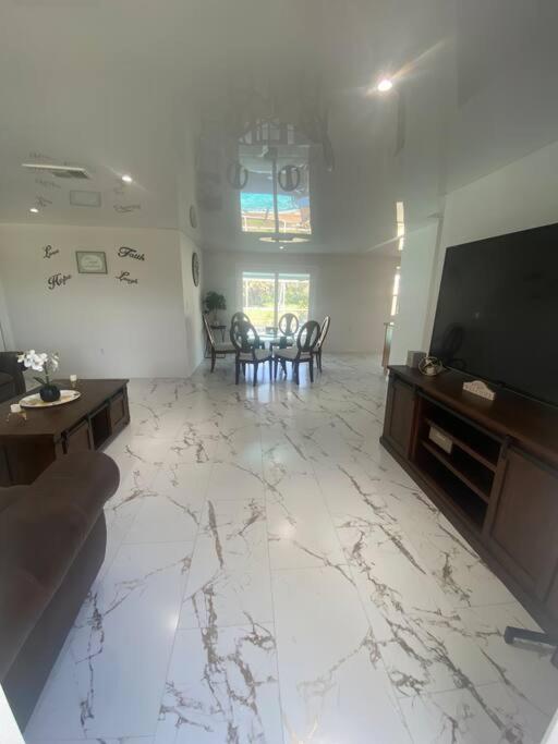 House paradise with pool view 4