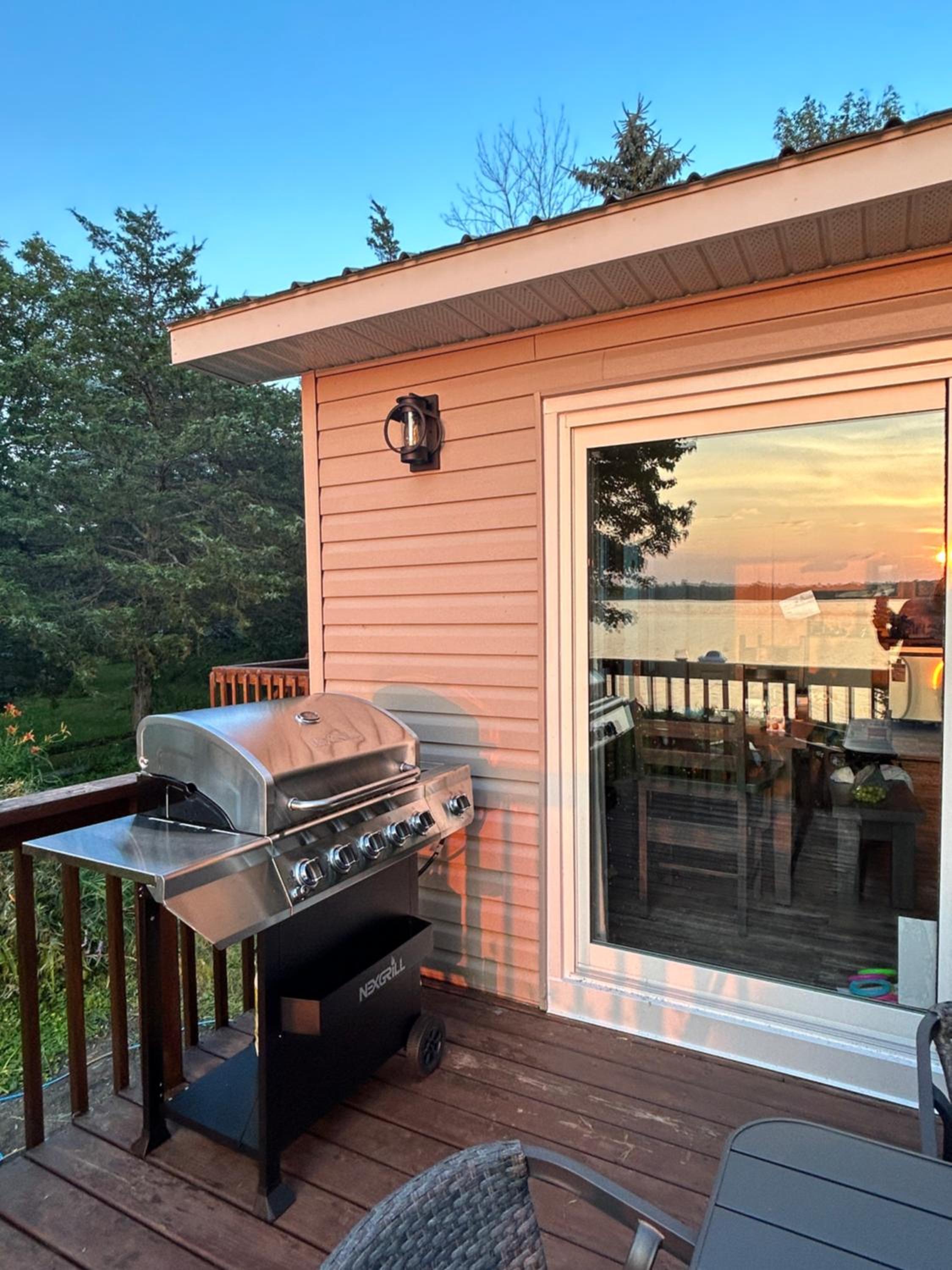 Modern, Sunset Waterfront Cottage with EV Charger